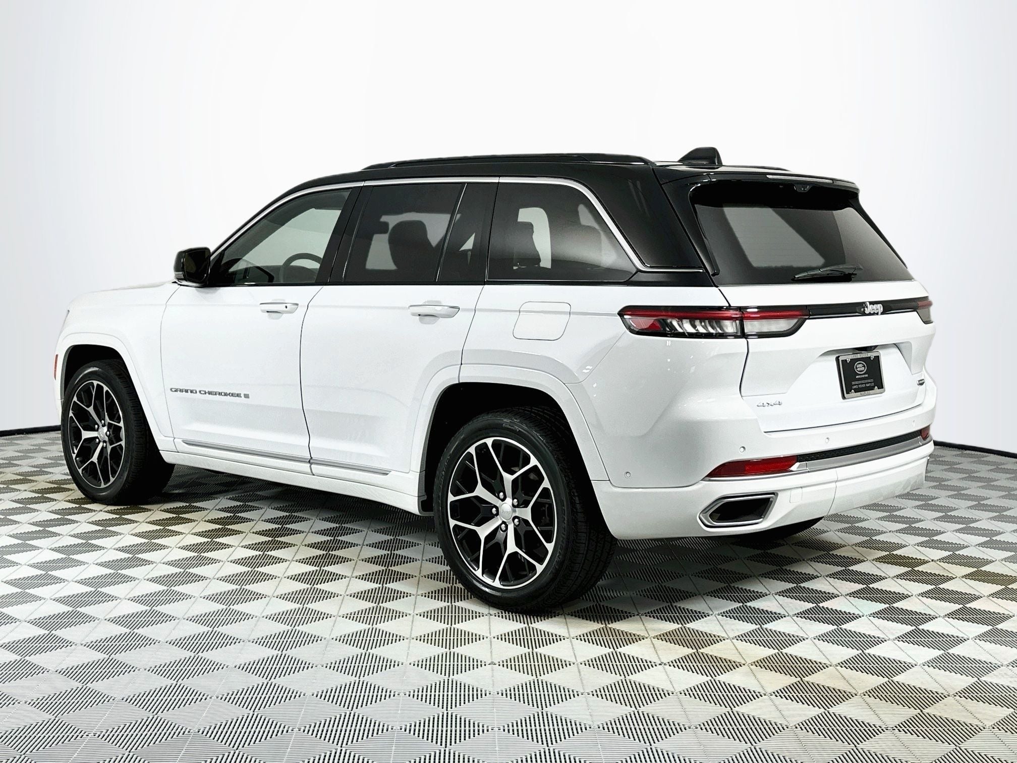 2025 Jeep Grand Cherokee Summit Reserve