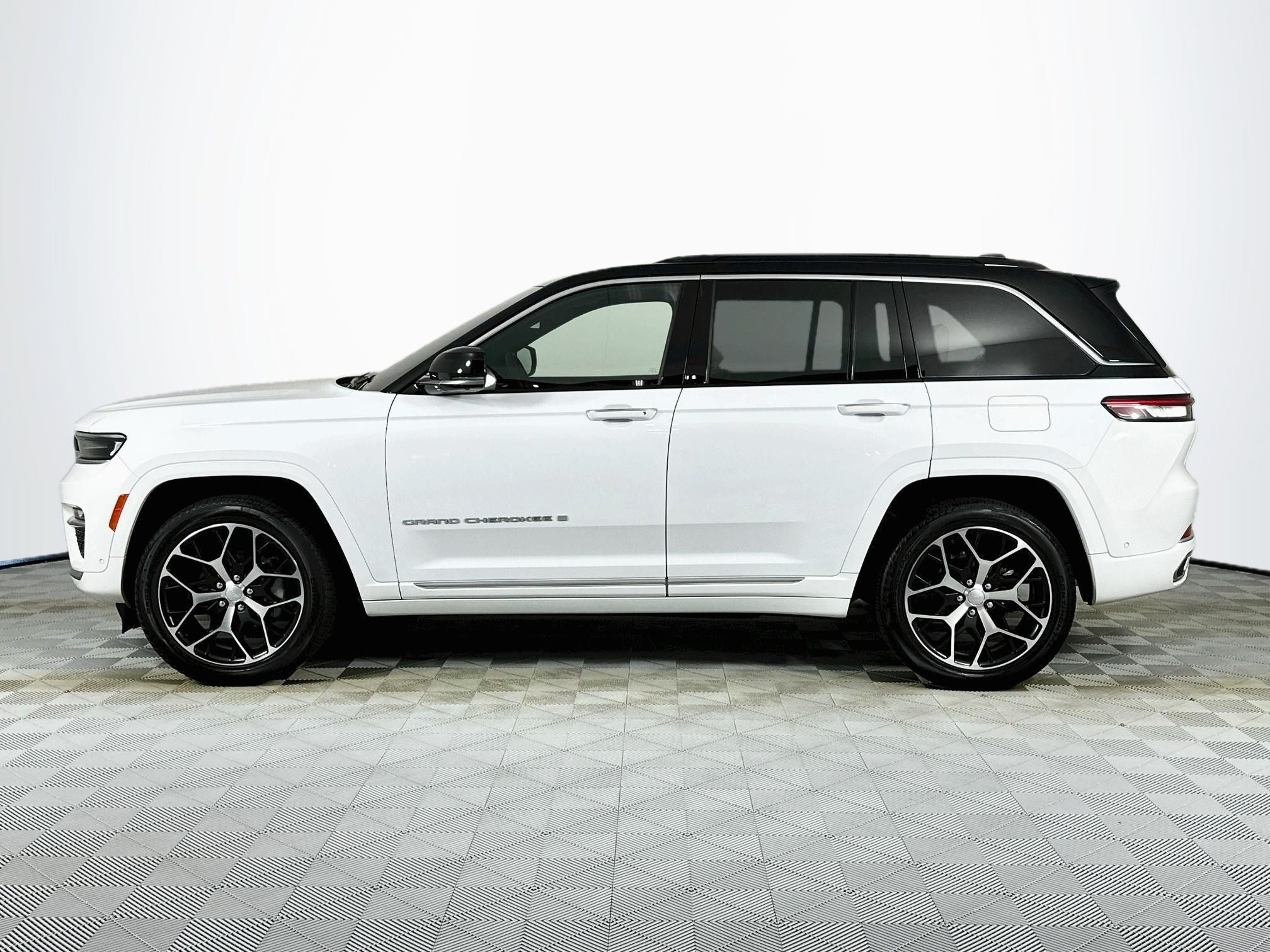 2025 Jeep Grand Cherokee Summit Reserve