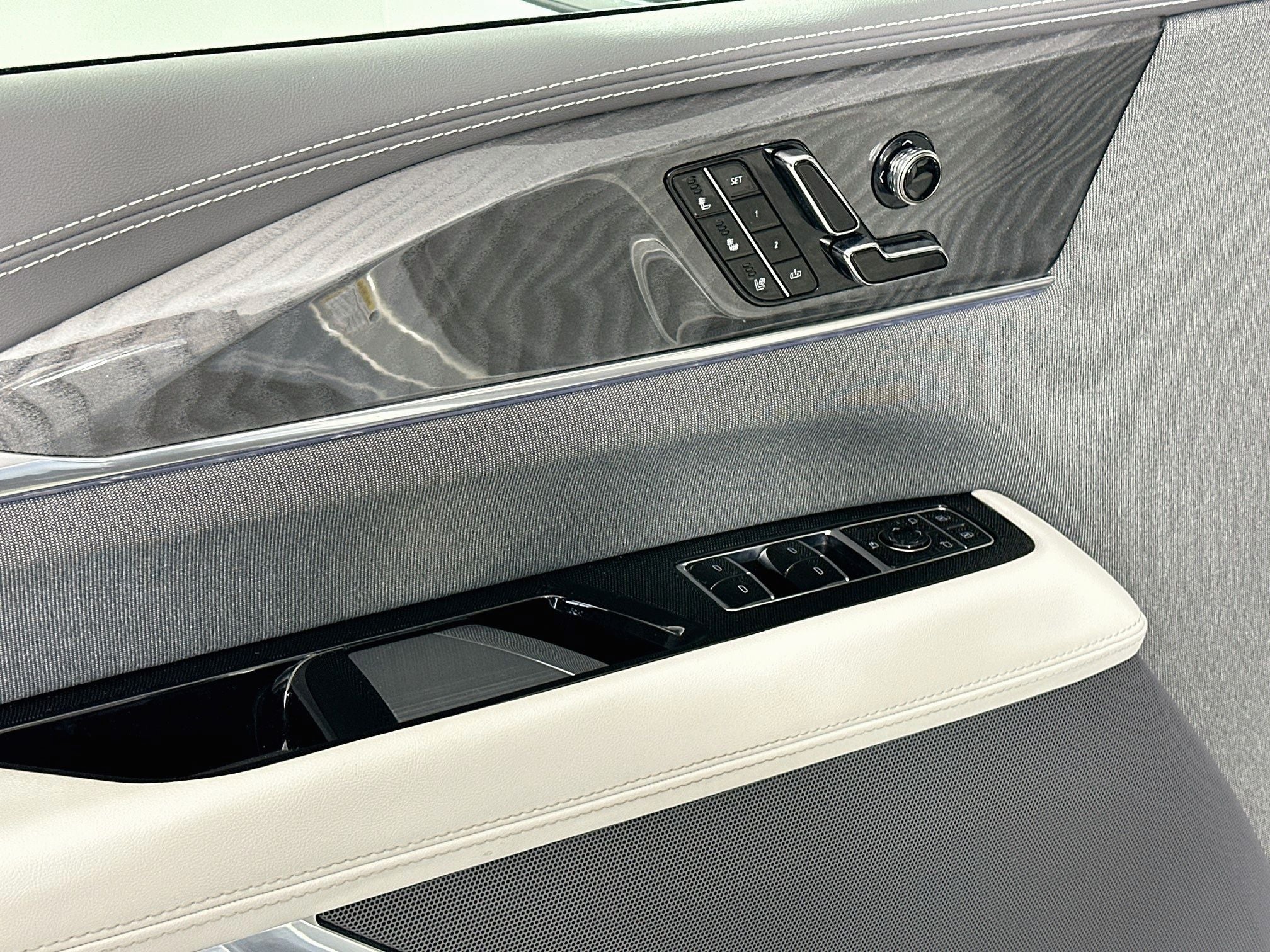 2025 Cadillac ESCALADE IQ Sport 1