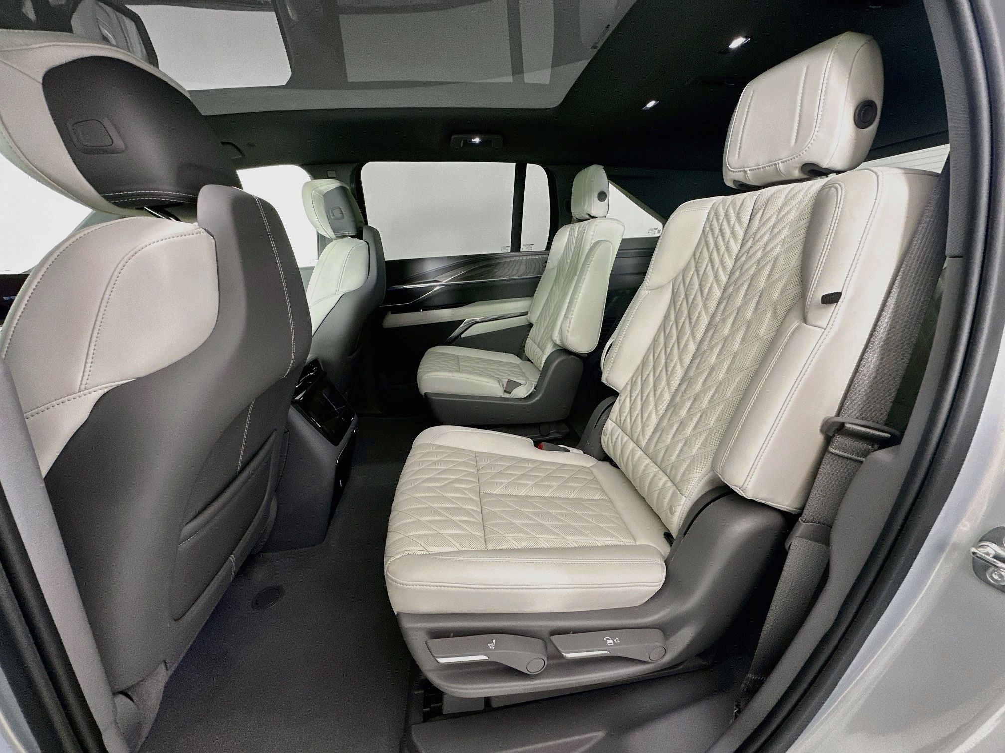 2025 Cadillac ESCALADE IQ Sport 1