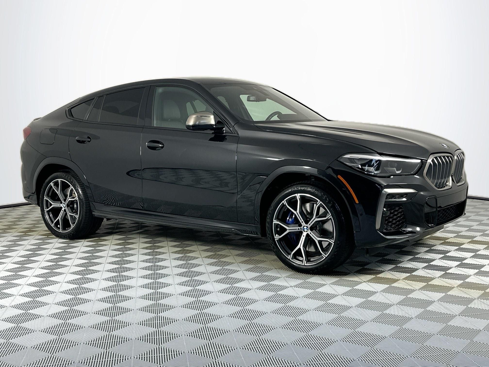 2023 BMW X6 M50i
