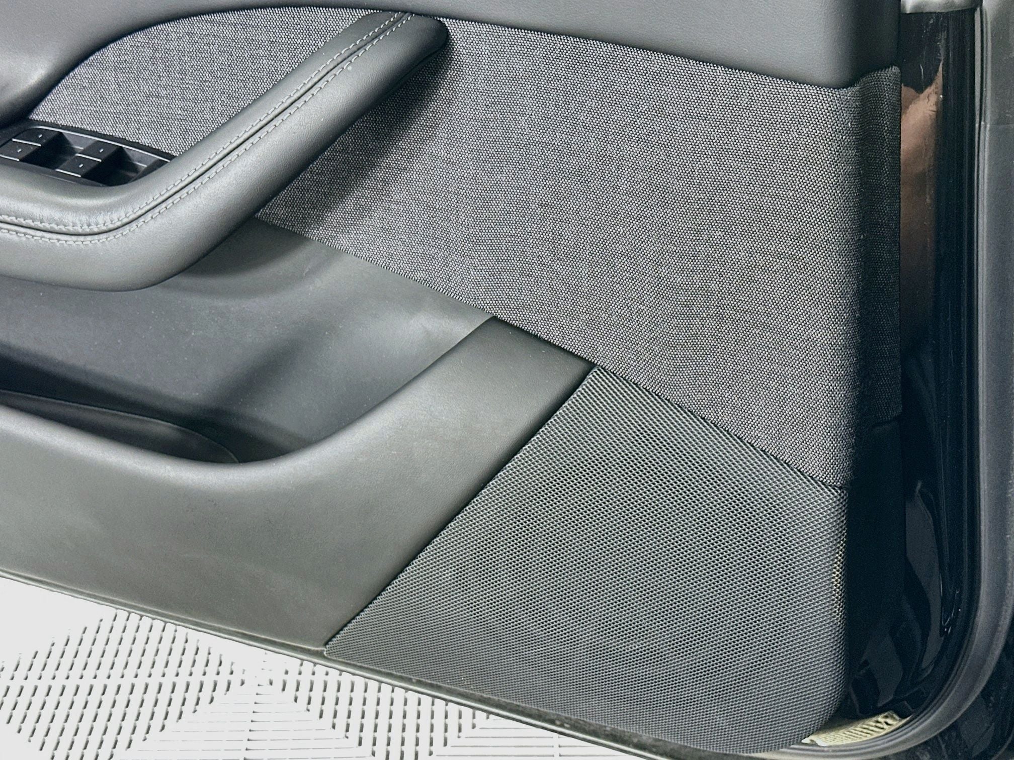 2022 Tesla Model S Base