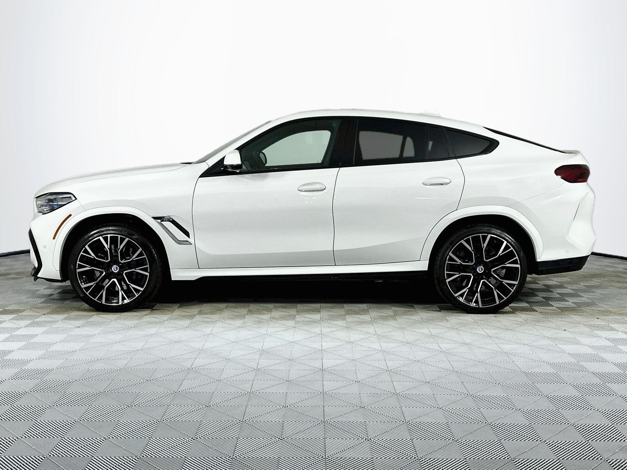 2023 BMW X6 M Base