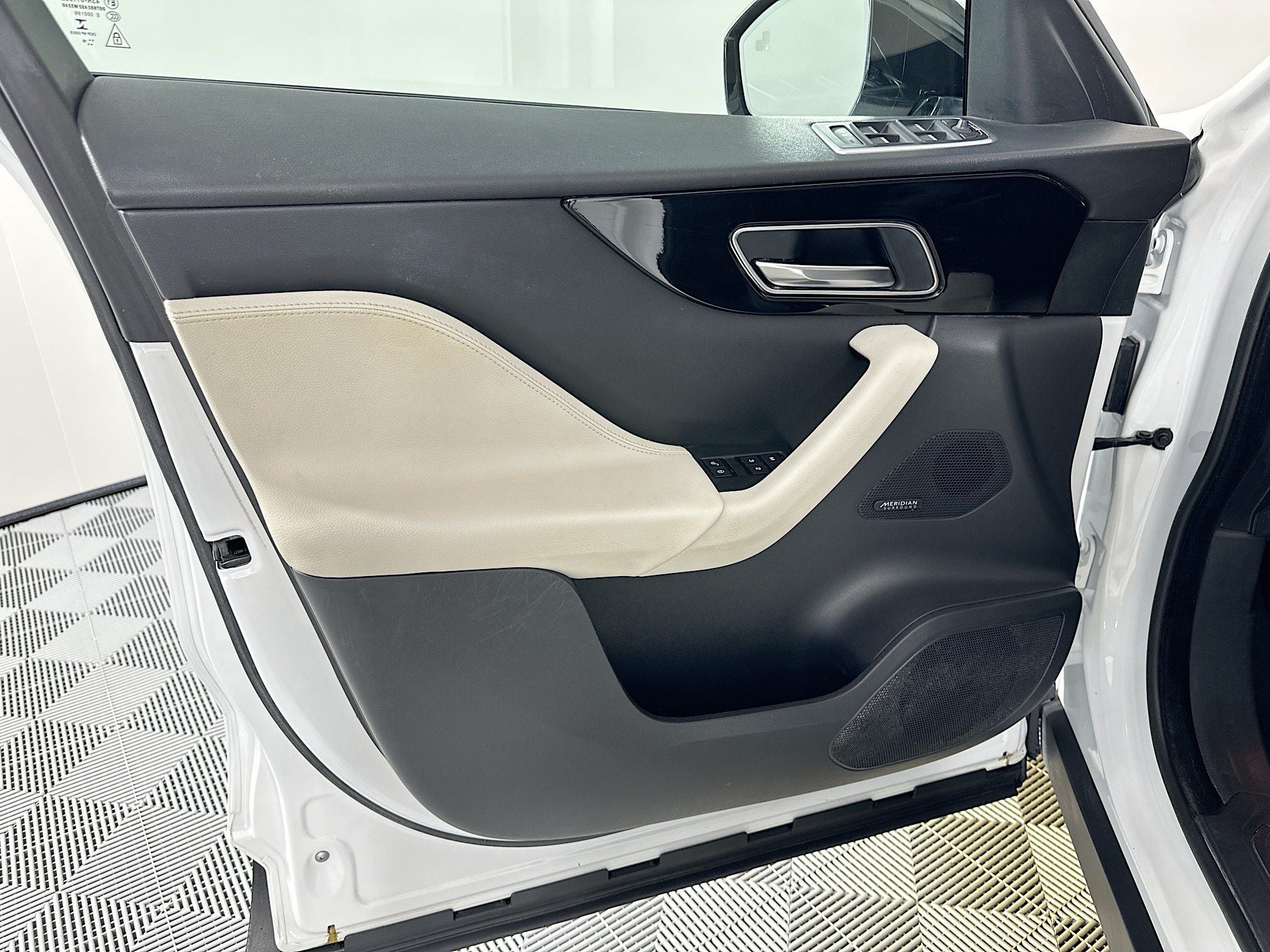 2019 Jaguar F-PACE 30t Prestige