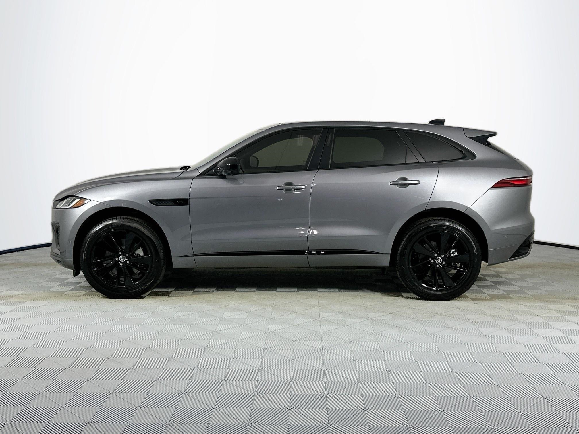 2025 Jaguar F-PACE P250 R-Dynamic S