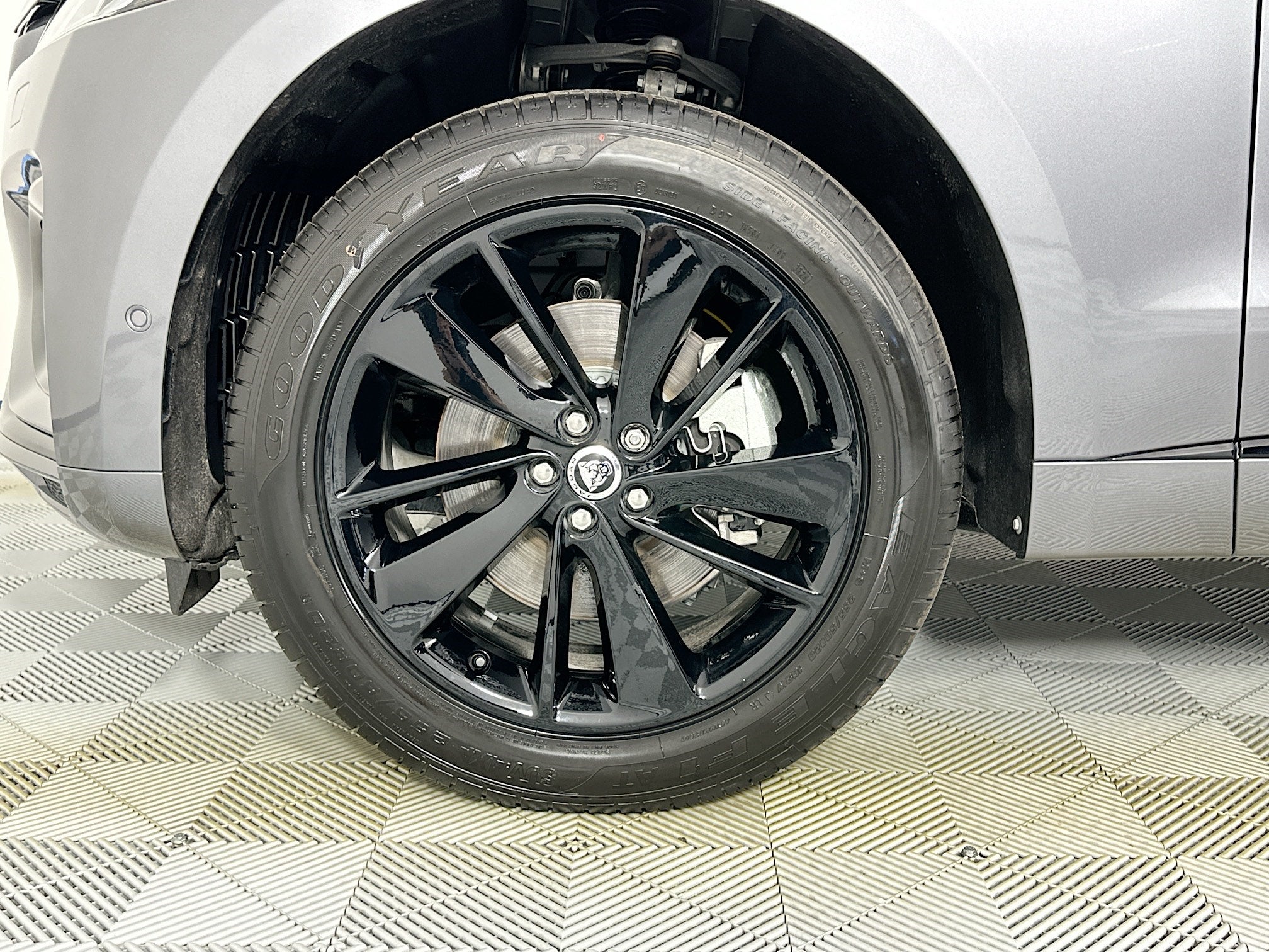 2025 Jaguar F-PACE P250 R-Dynamic S