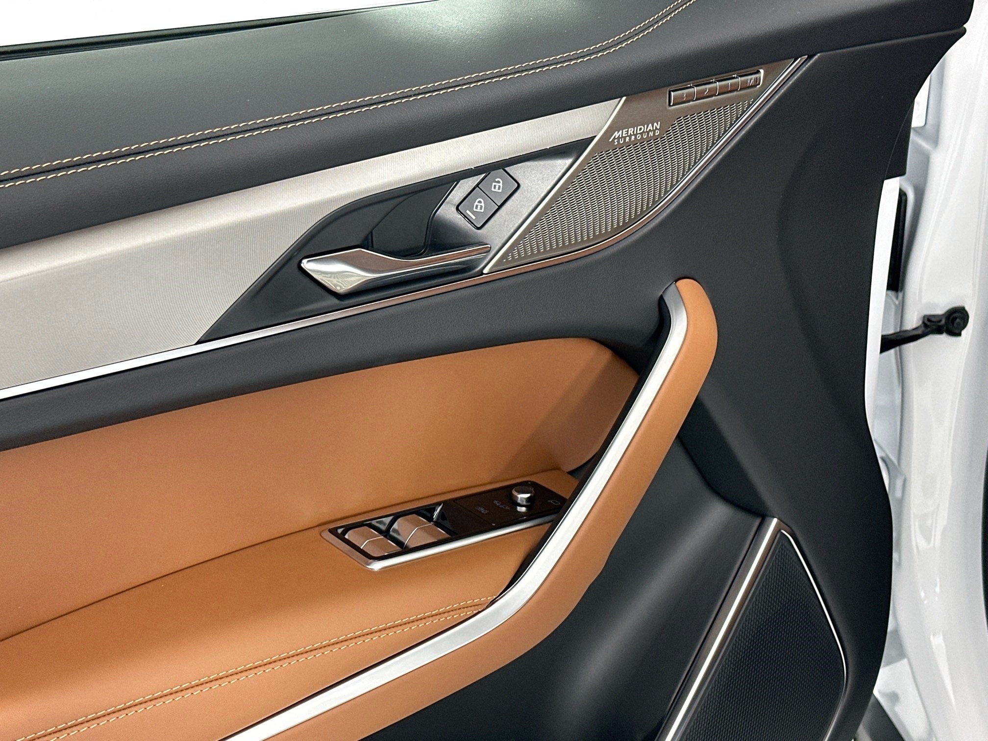 2025 Jaguar F-PACE P400 R-Dynamic S