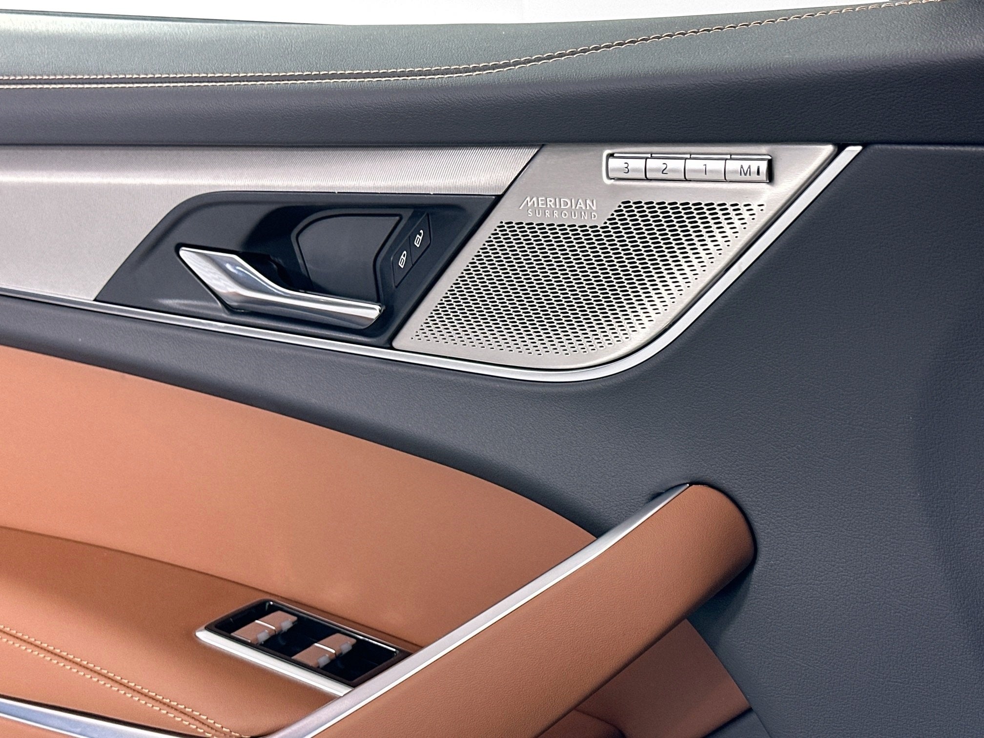 2025 Jaguar F-PACE P400 R-Dynamic S