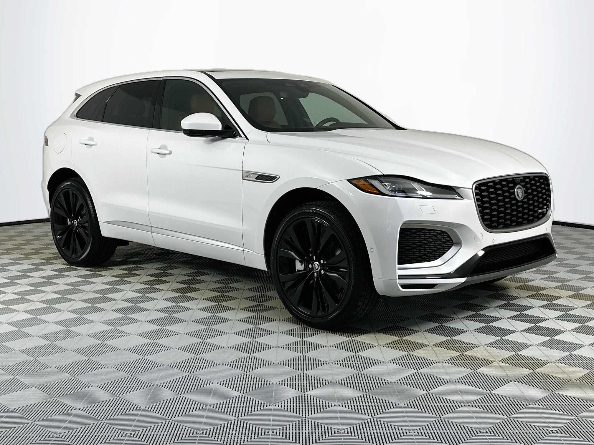 2025 Jaguar F-PACE P400 R-Dynamic S
