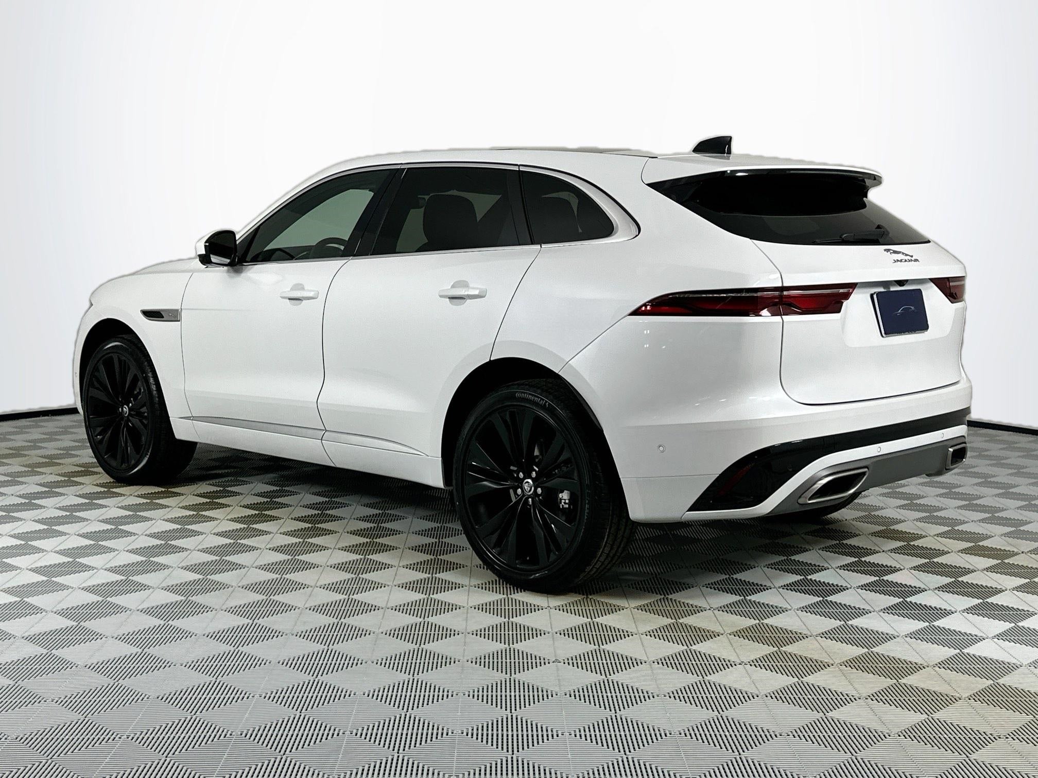 2025 Jaguar F-PACE P400 R-Dynamic S