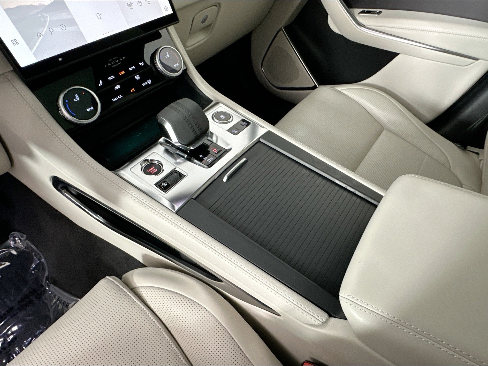 2024 Jaguar F-PACE P400 R-Dynamic S