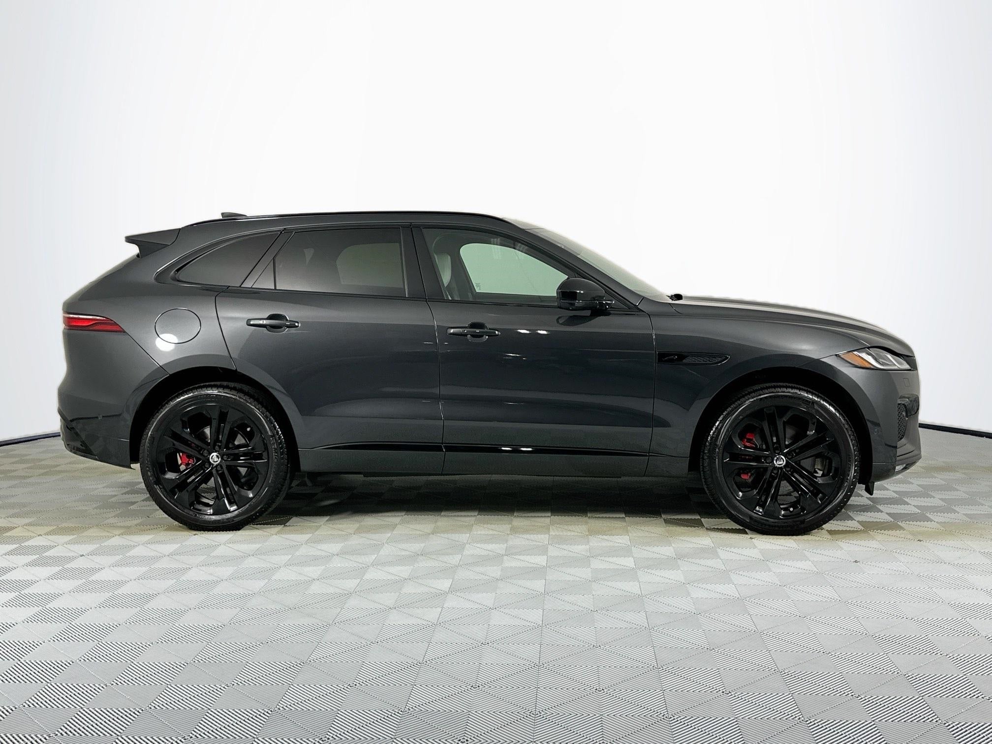 2024 Jaguar F-PACE P400 R-Dynamic S