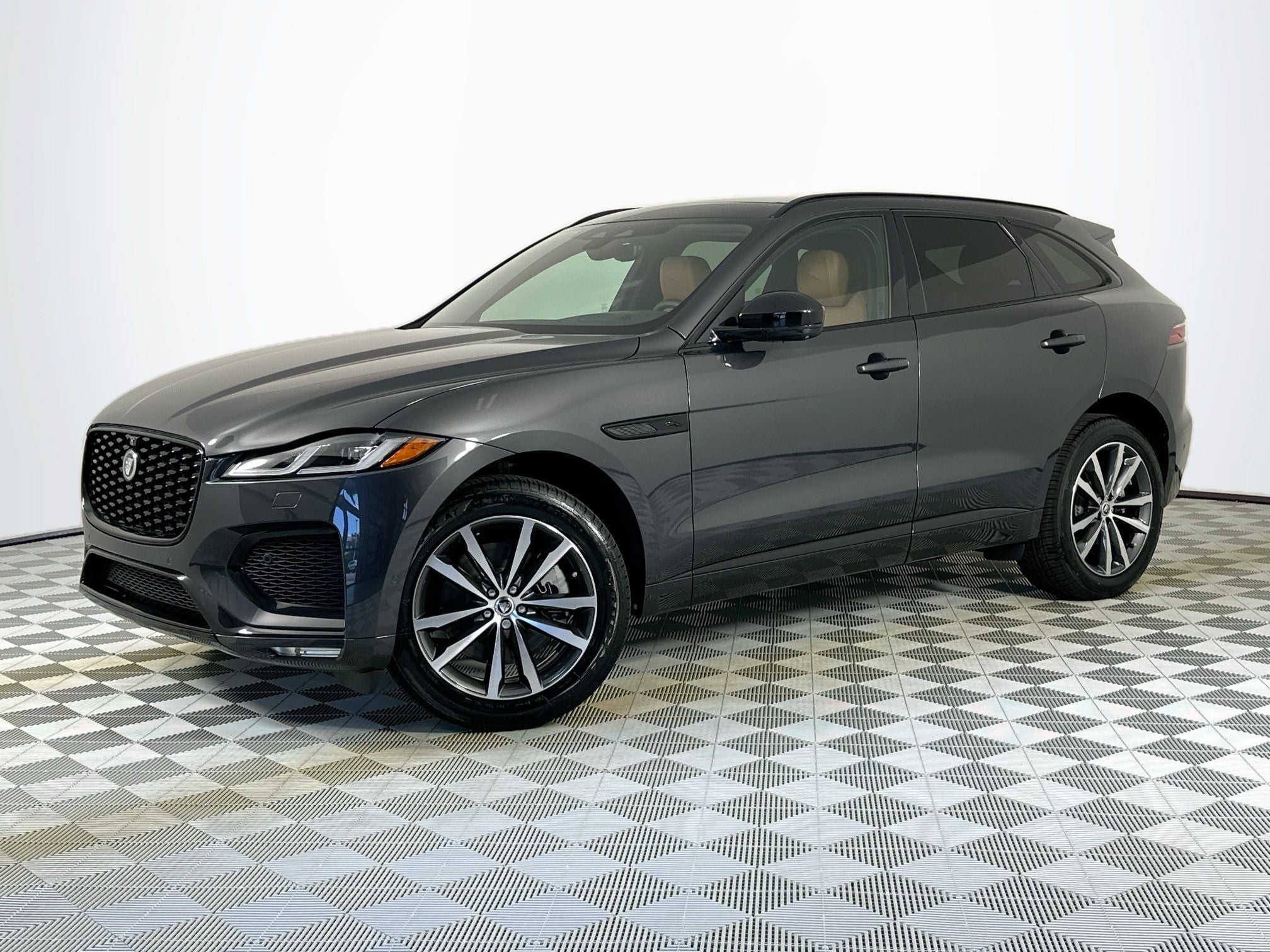 2026 Jaguar F-PACE P400 R-Dynamic S's photo