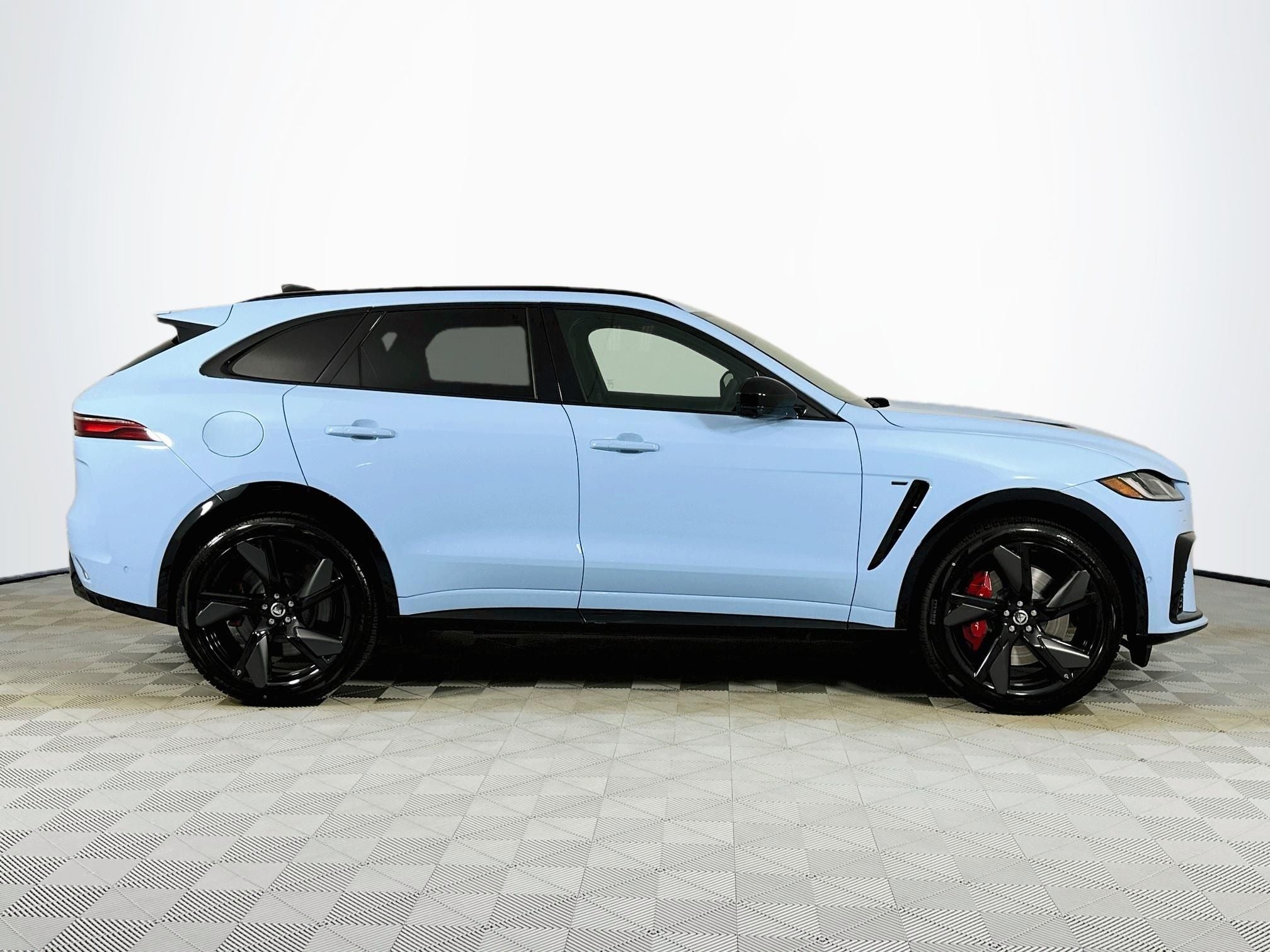 2026 Jaguar F-PACE SVR