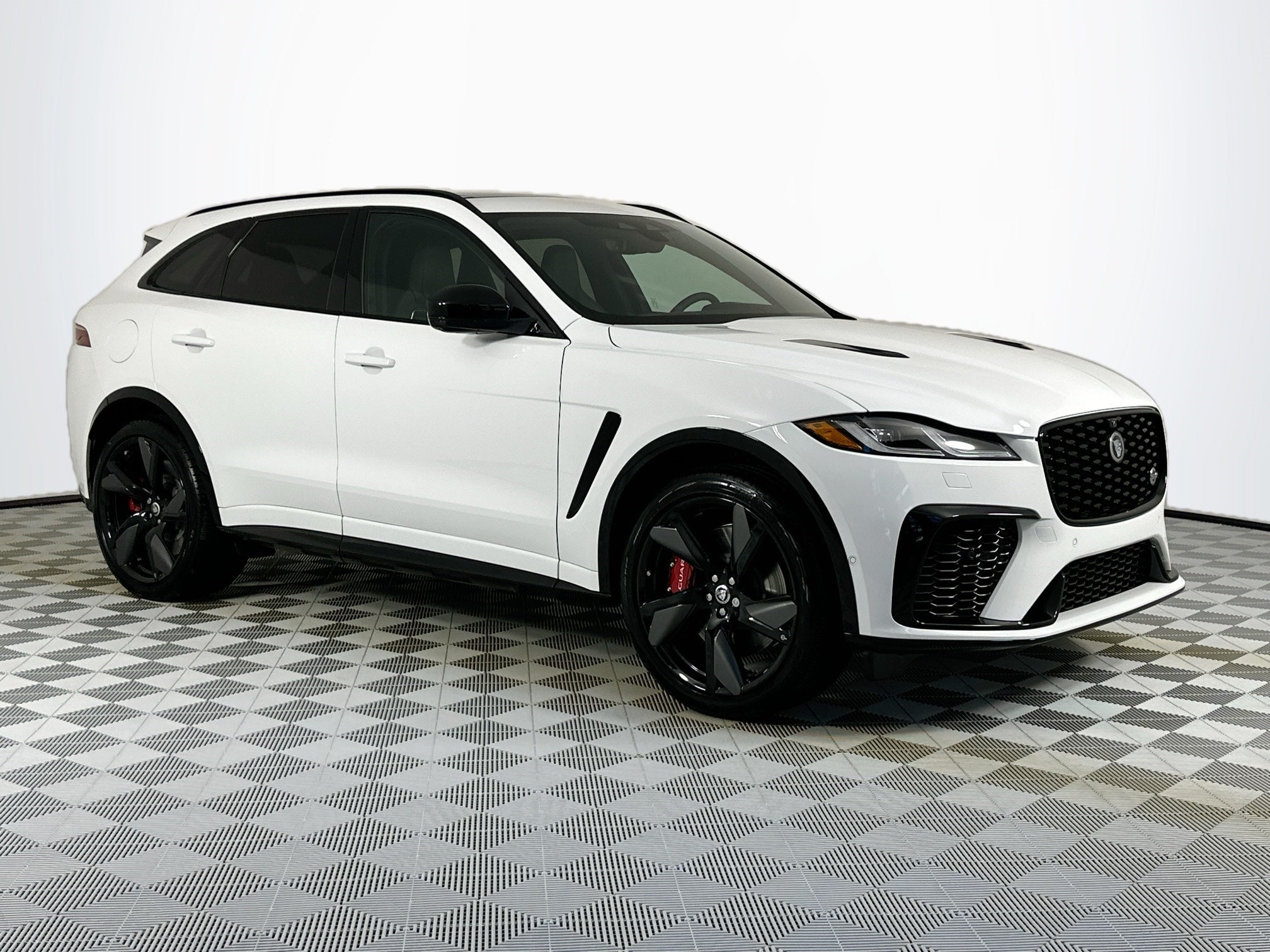 2026 Jaguar F-PACE SVR