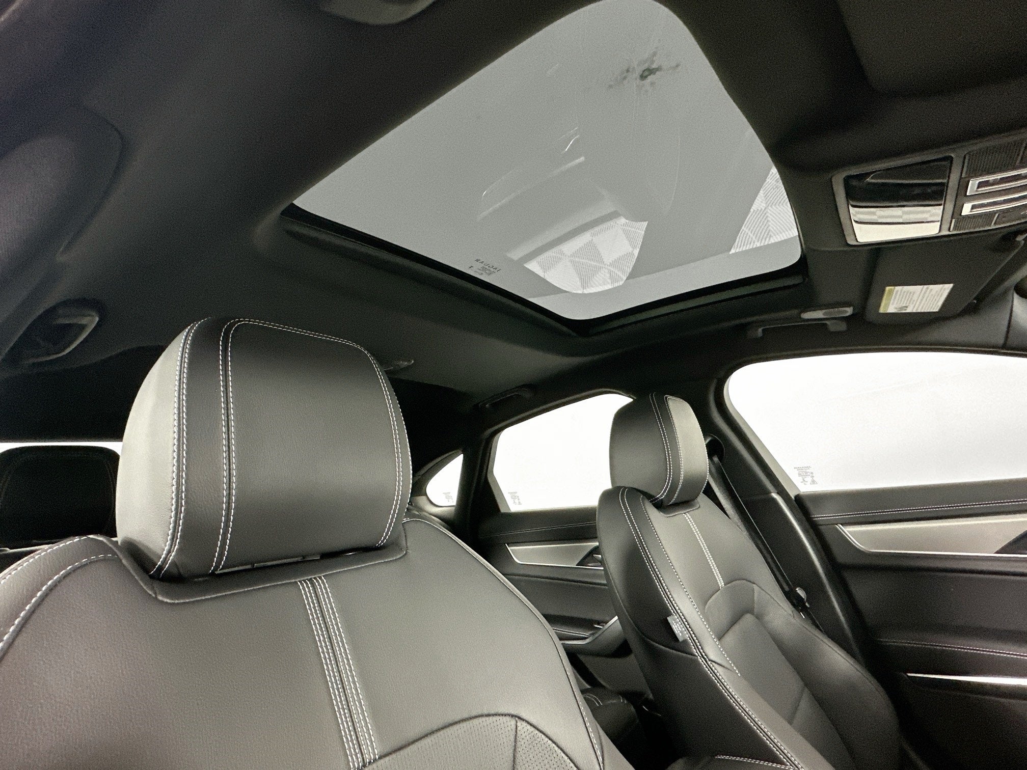 2024 Jaguar XF R-Dynamic SE