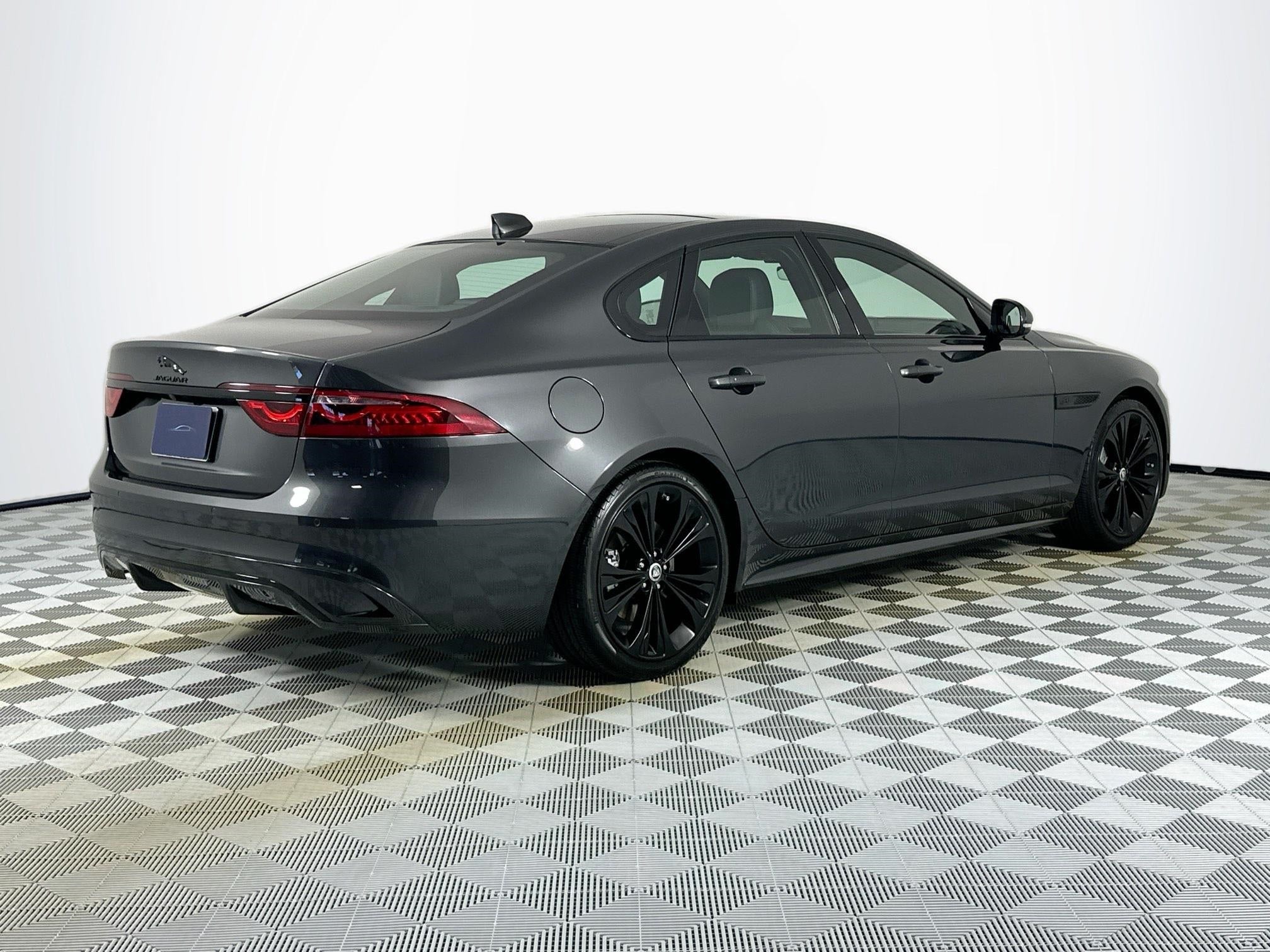 2024 Jaguar XF R-Dynamic SE