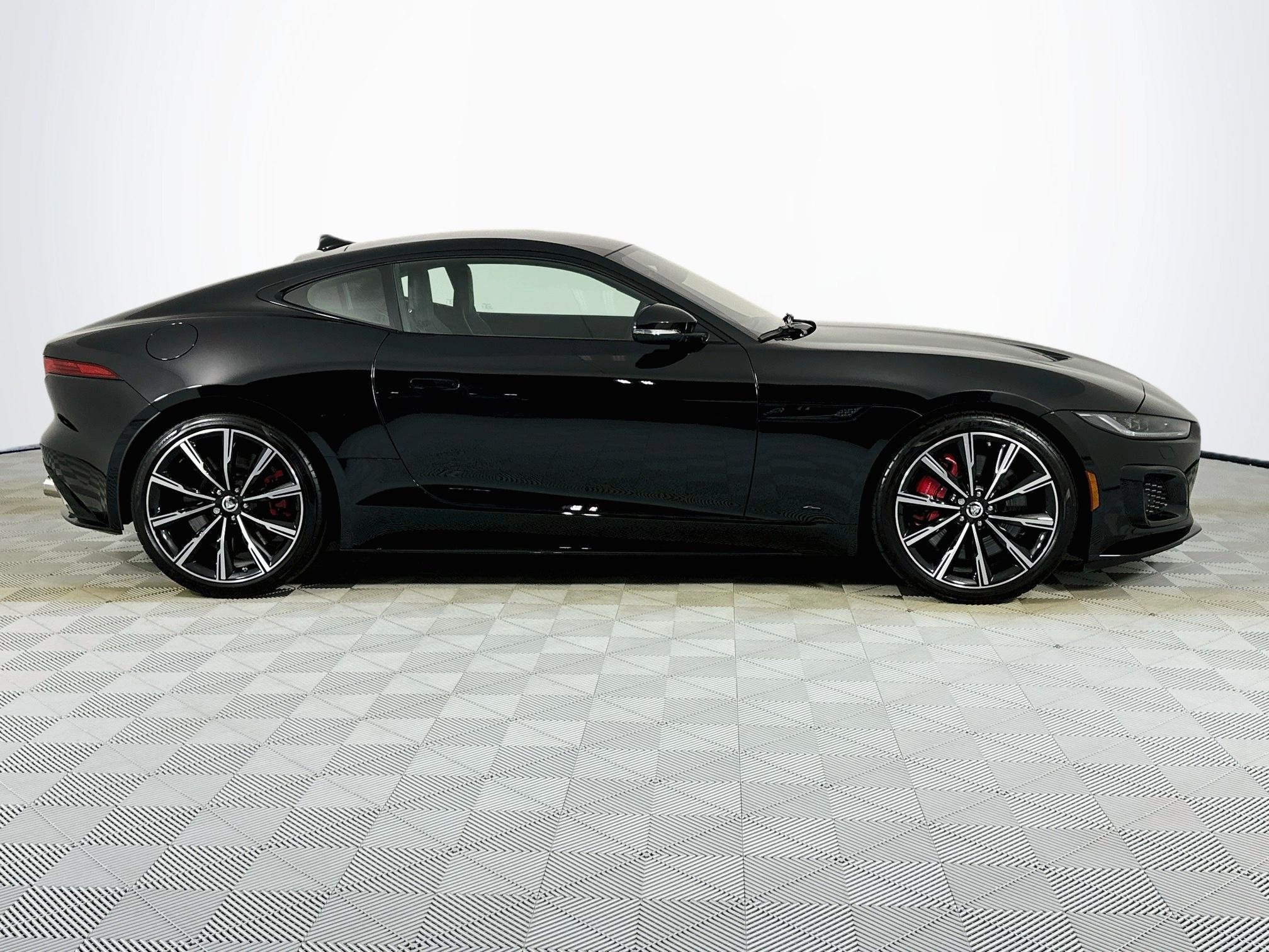 2024 Jaguar F-TYPE P575 R75