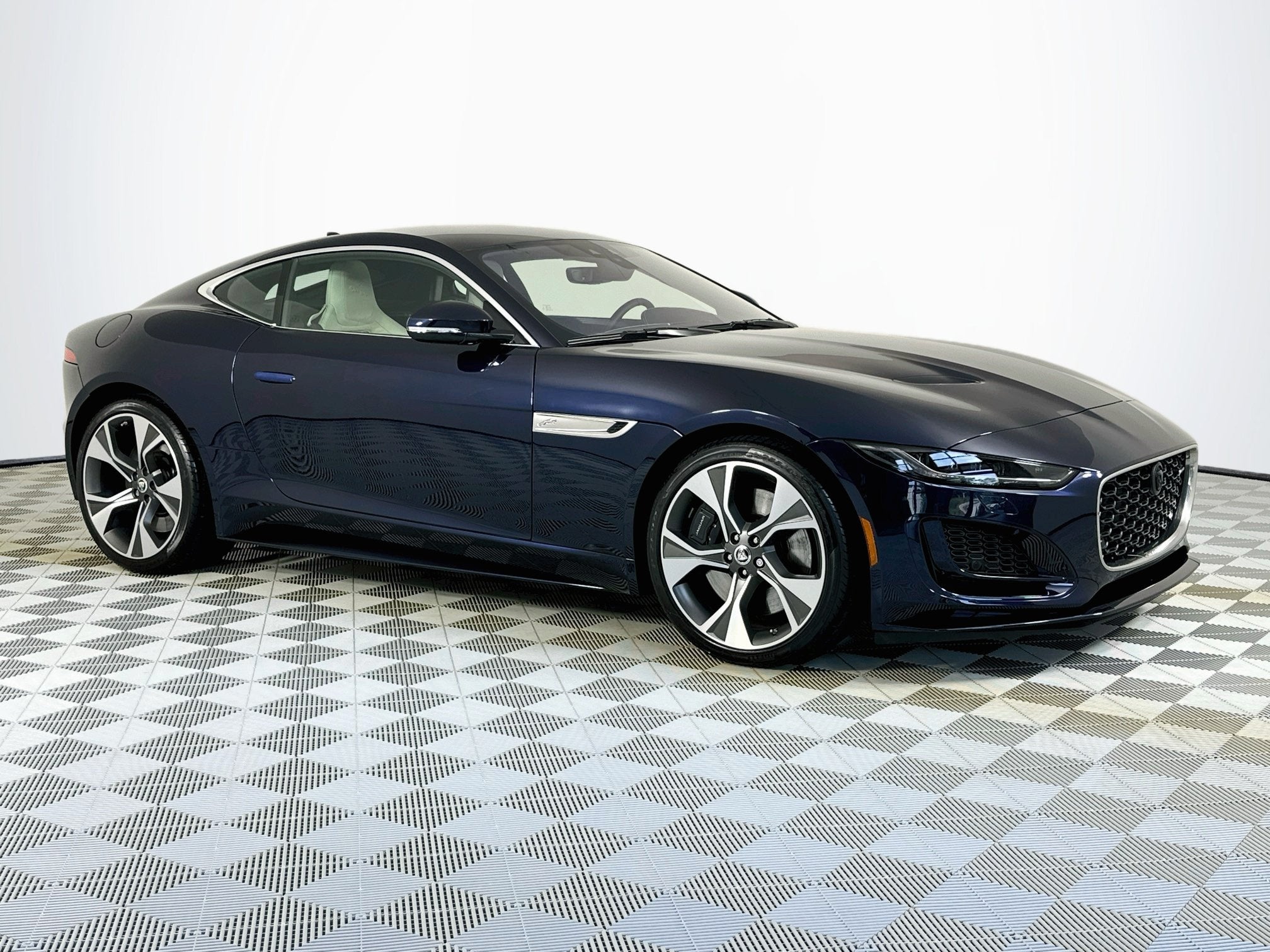 2024 Jaguar F-TYPE P450