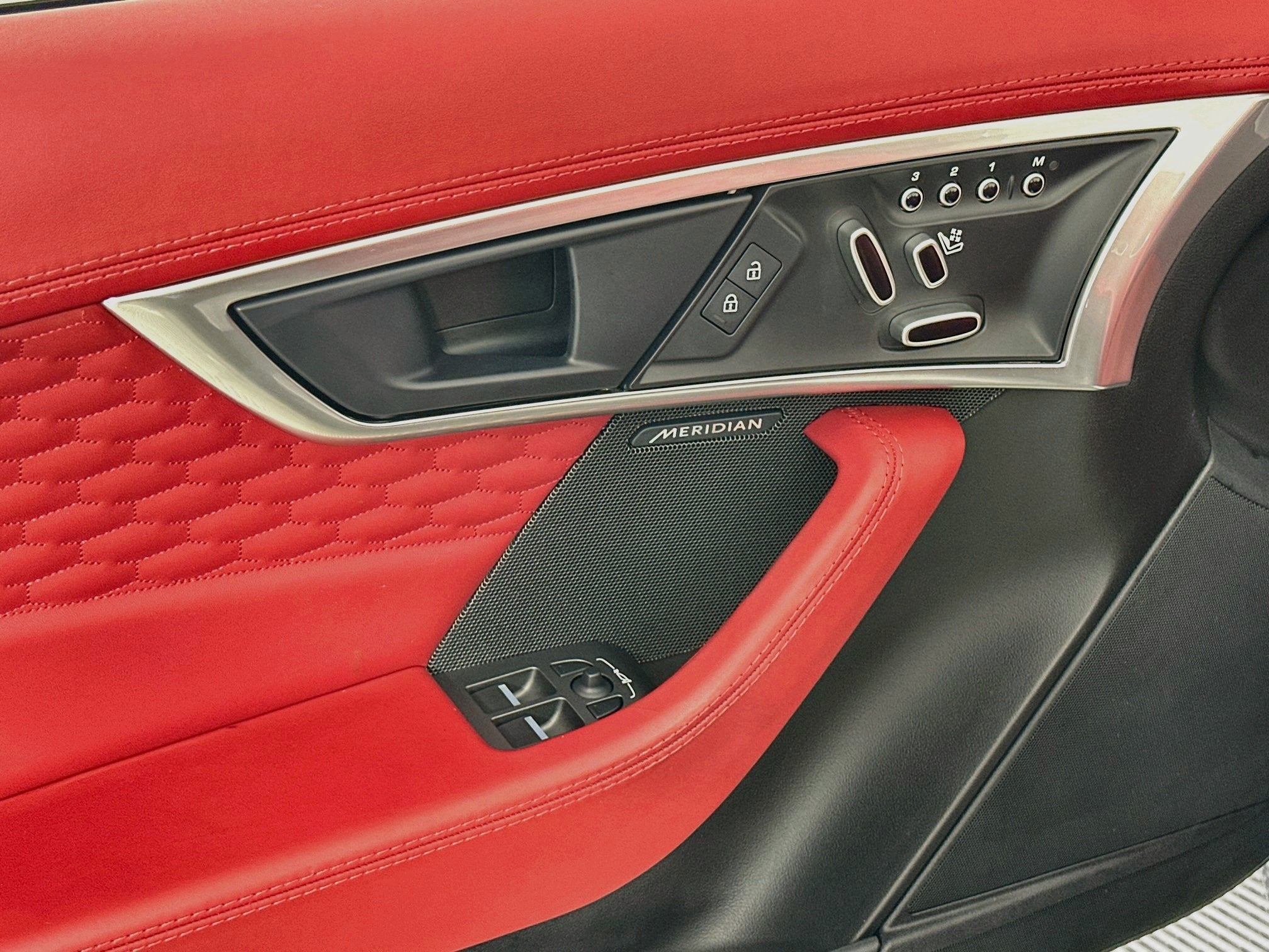 2024 Jaguar F-TYPE R-Dynamic