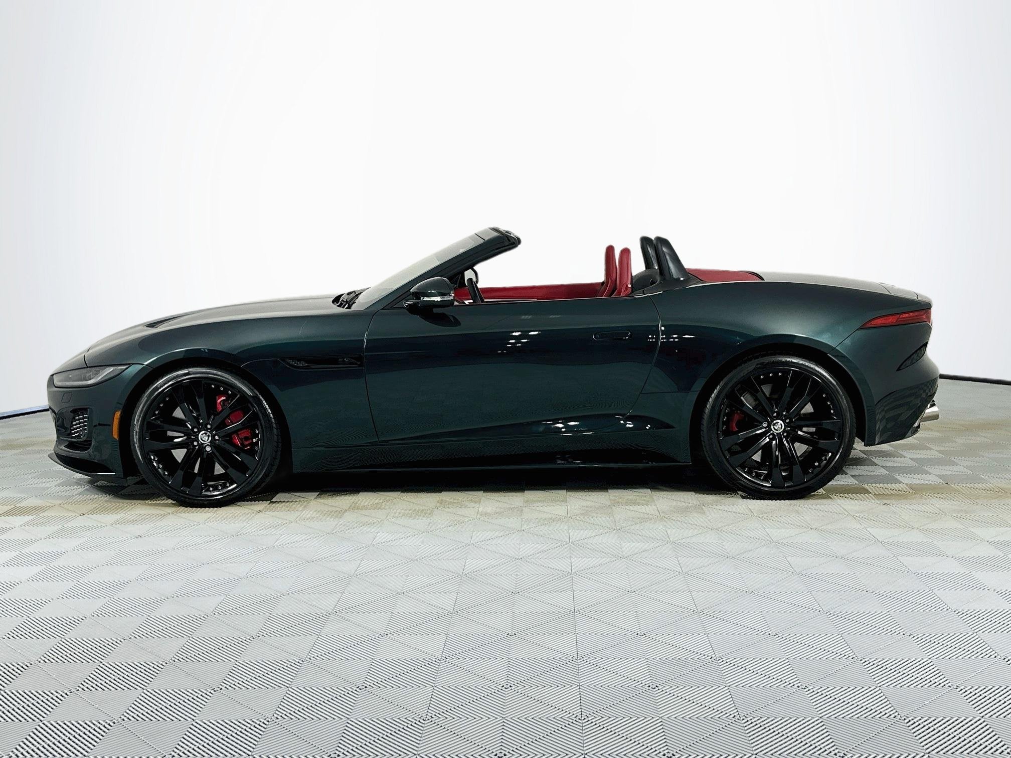 2024 Jaguar F-TYPE R-Dynamic