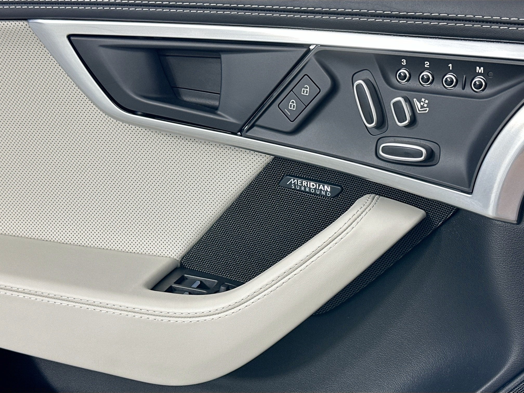 2024 Jaguar F-TYPE P450