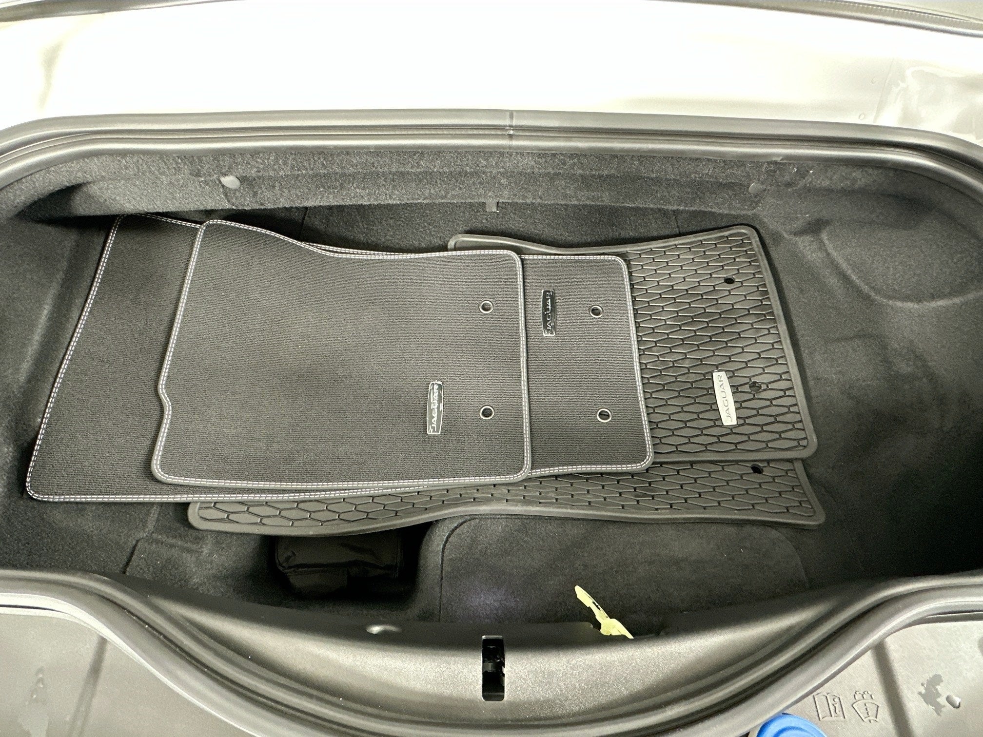 2024 Jaguar F-TYPE P450