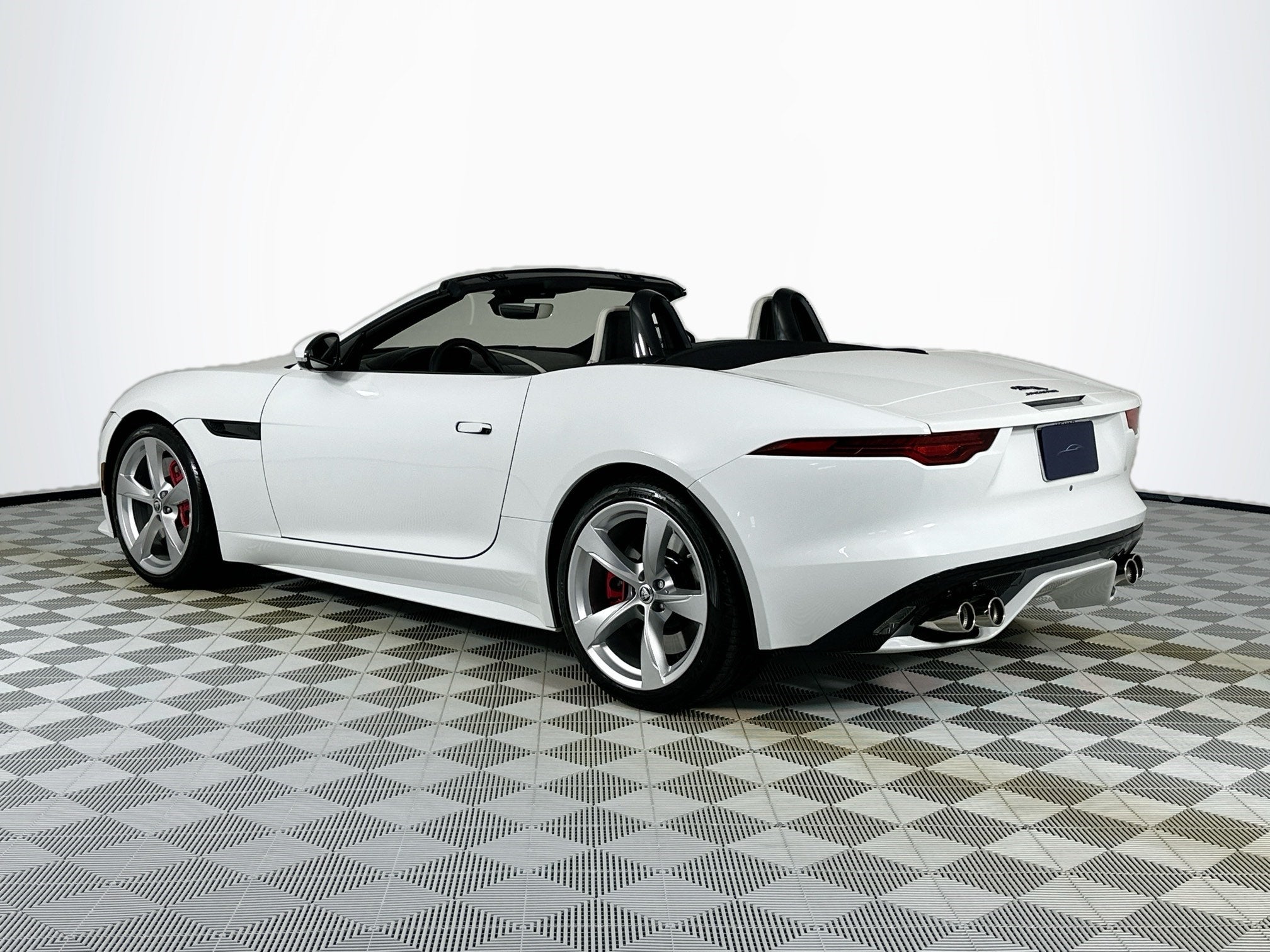 2024 Jaguar F-TYPE P450