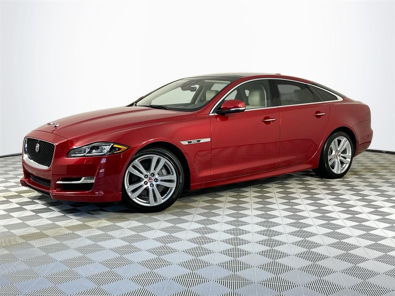 2018 Jaguar XJ XJ R-Sport AWD's photo