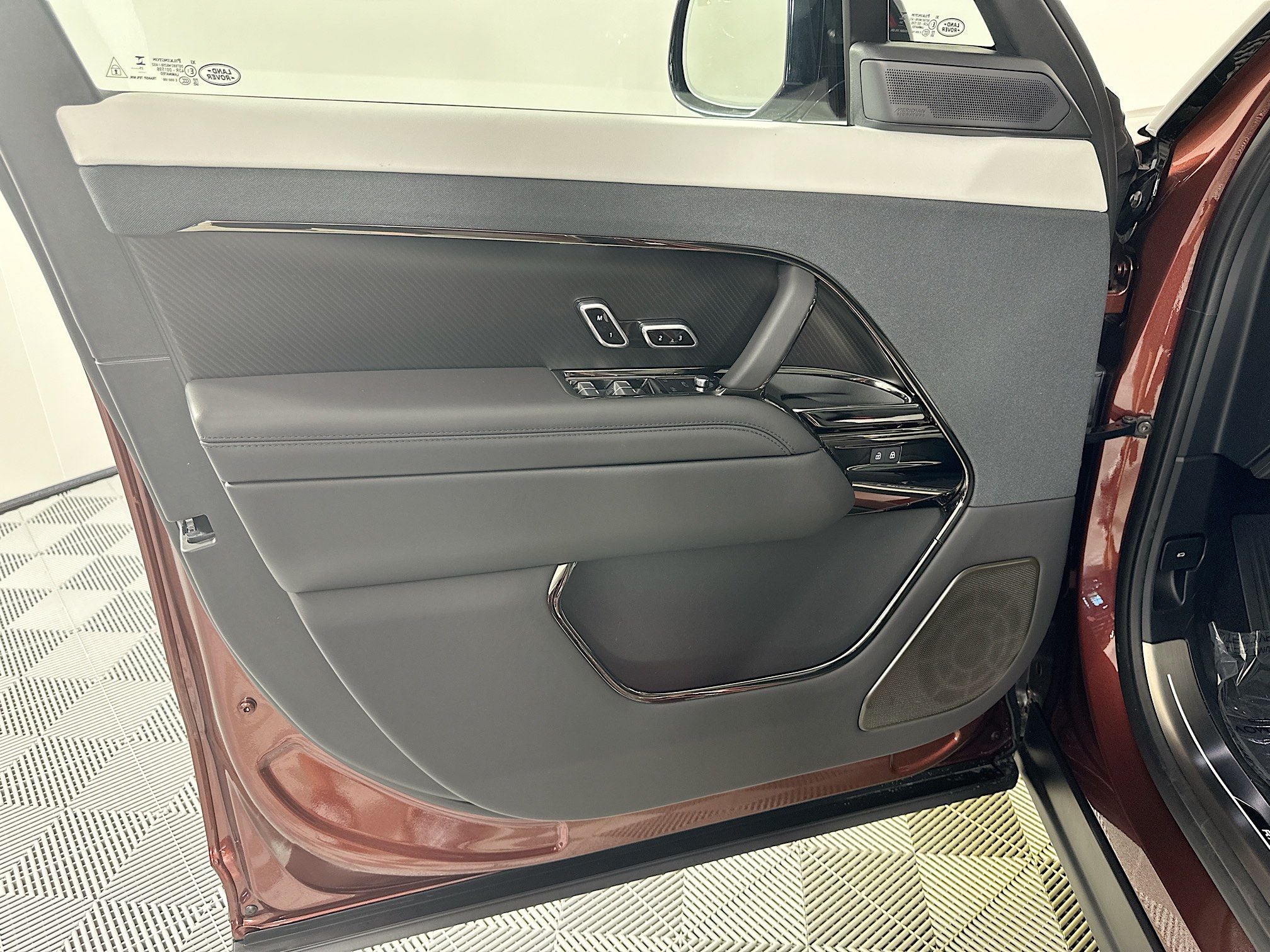 2026 Land Rover Range Rover Sport SV