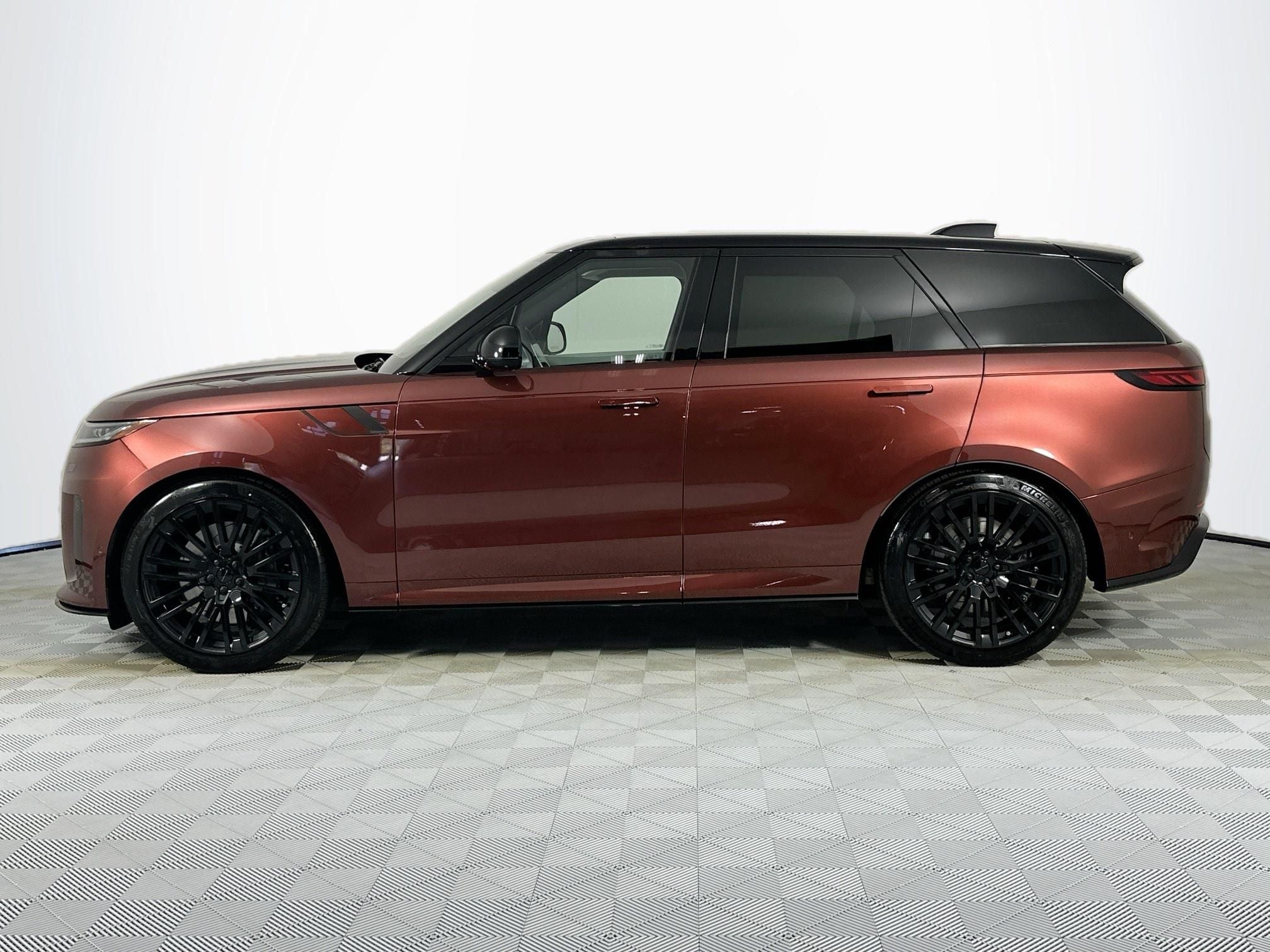 2026 Land Rover Range Rover Sport SV