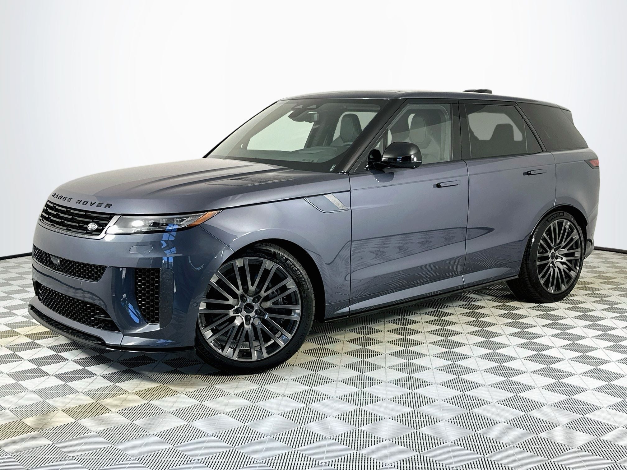 2026 Land Rover Range Rover Sport SV