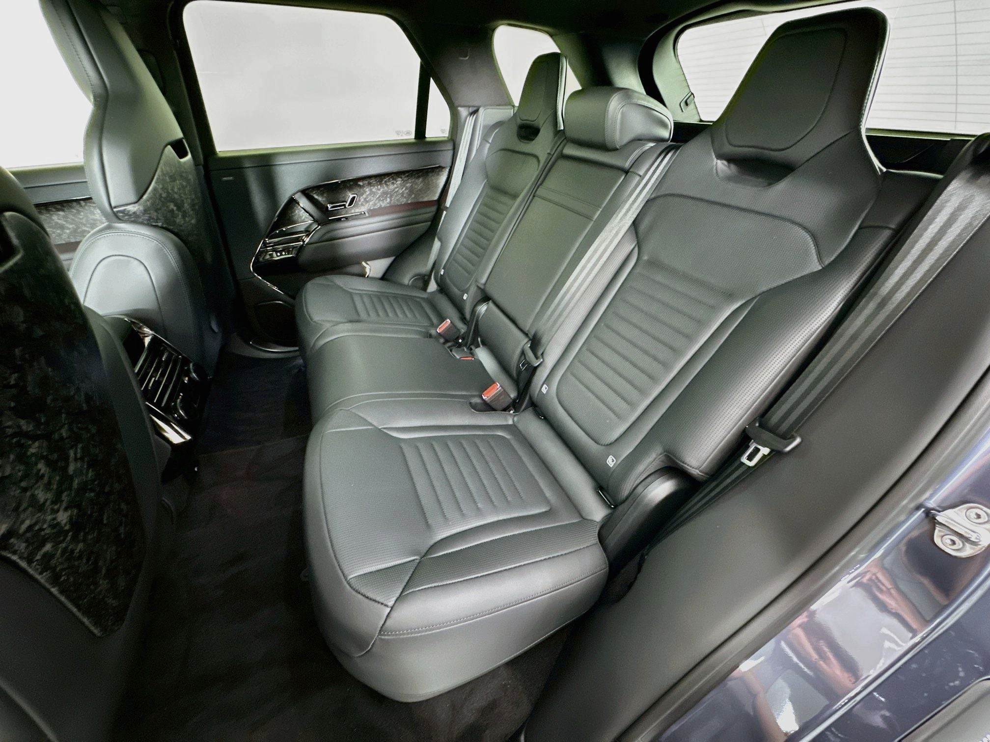 2026 Land Rover Range Rover Sport SV