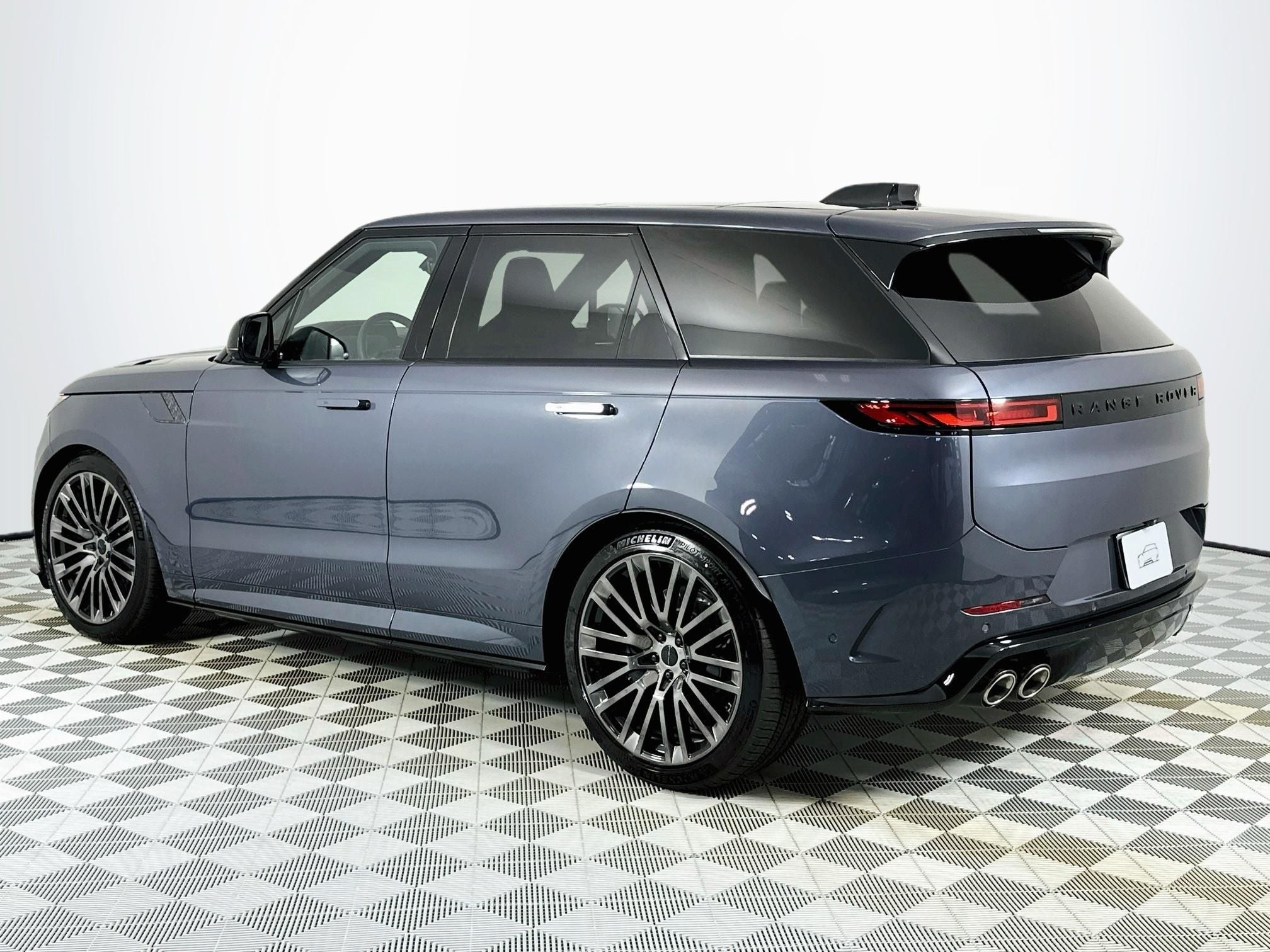 2026 Land Rover Range Rover Sport SV