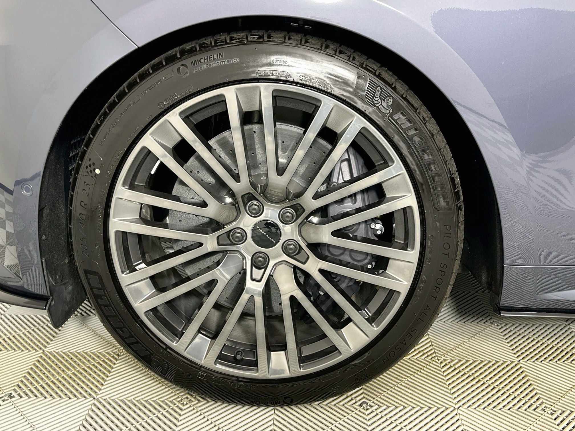 2026 Land Rover Range Rover Sport SV
