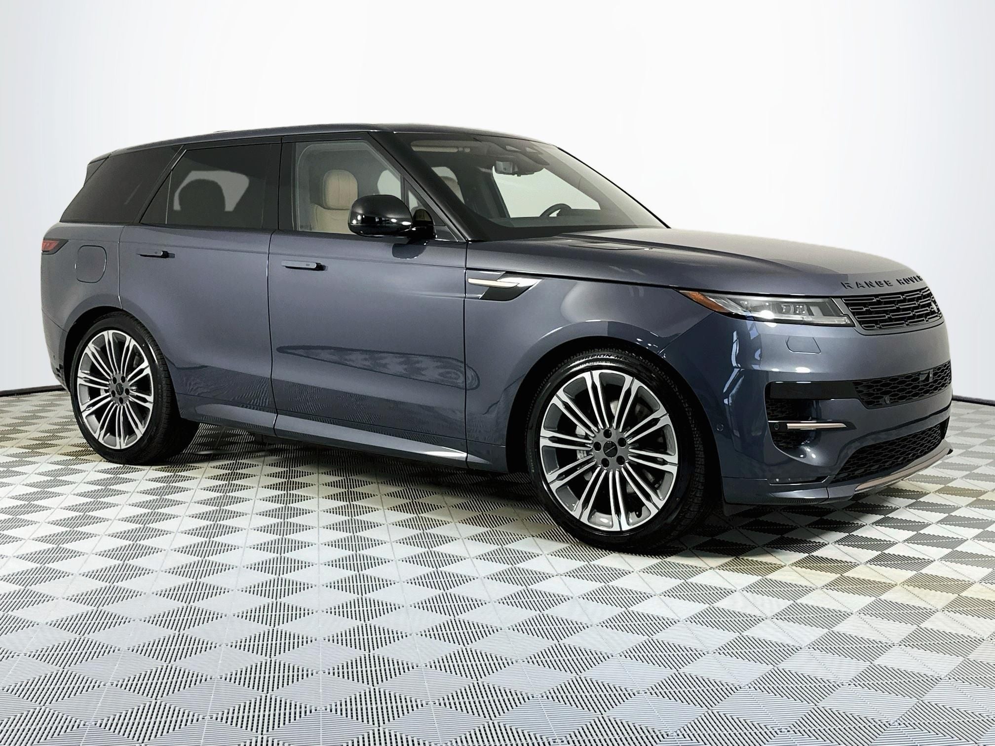 2026 Land Rover Range Rover Sport Plug-in Hybrid Dynamic SE