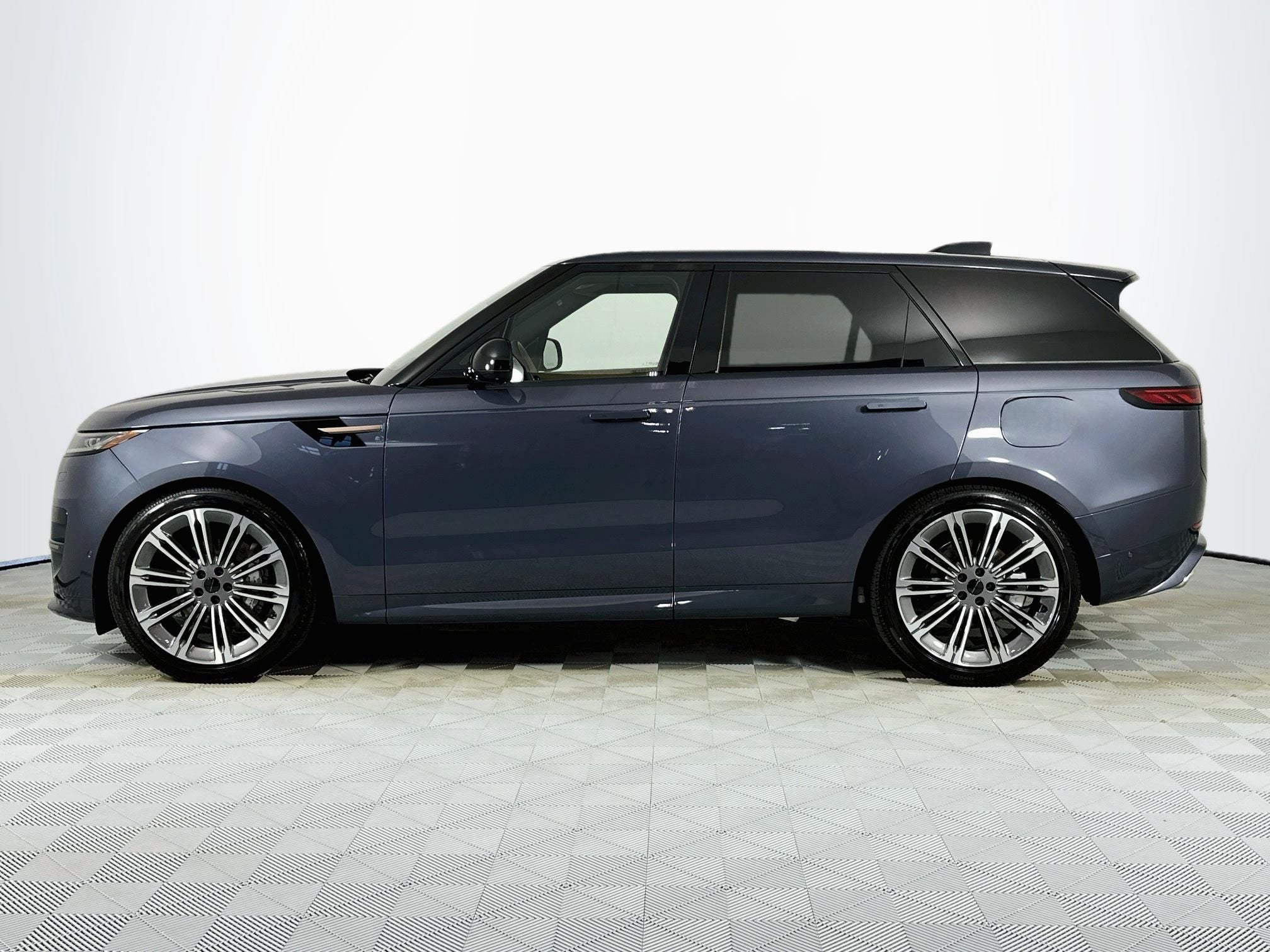 2026 Land Rover Range Rover Sport Plug-in Hybrid Dynamic SE