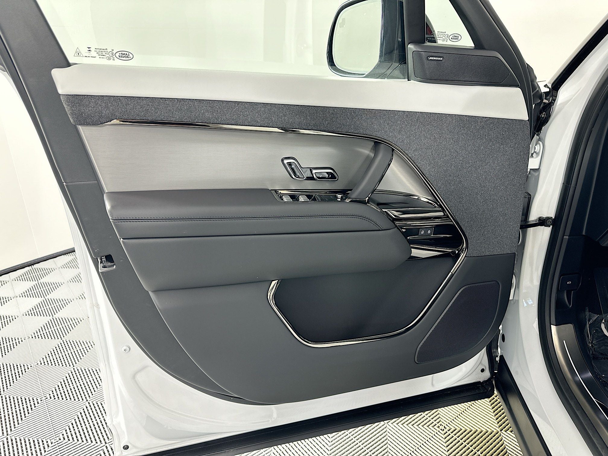 2026 Land Rover Range Rover Sport Plug-in Hybrid Dynamic SE