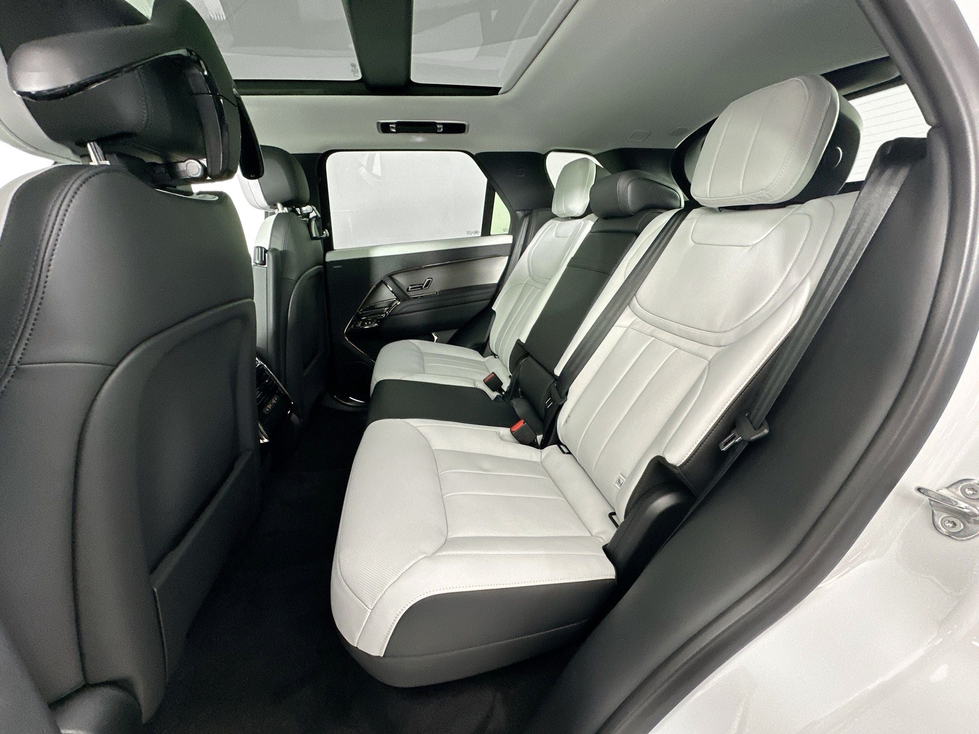 2026 Land Rover Range Rover Sport Plug-in Hybrid Dynamic SE