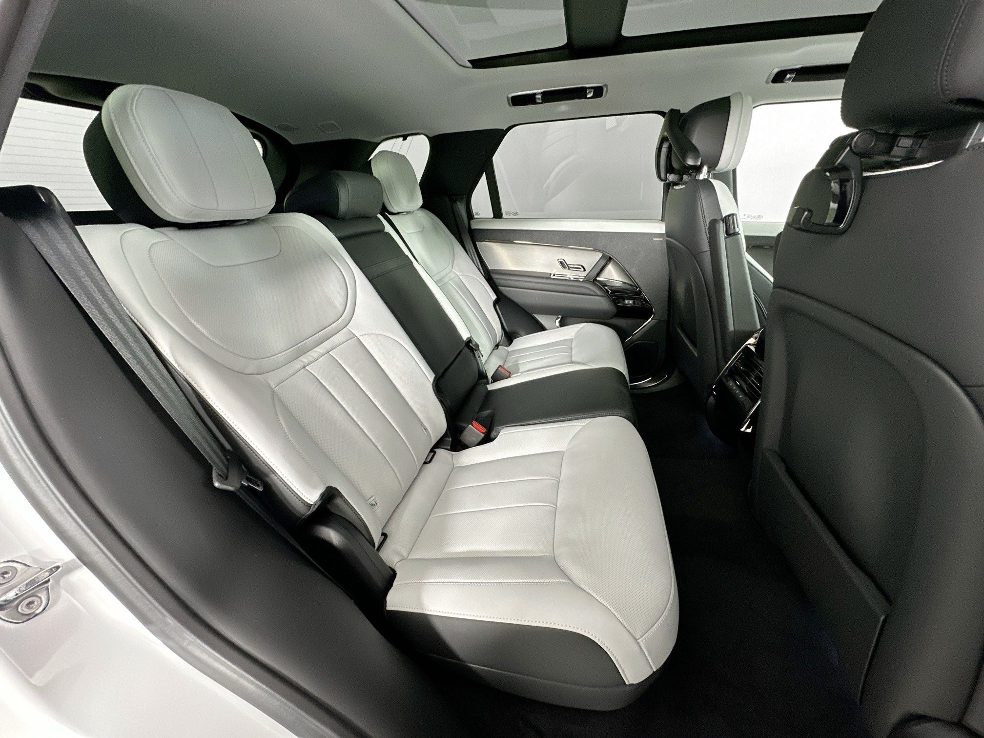 2026 Land Rover Range Rover Sport Plug-in Hybrid Dynamic SE