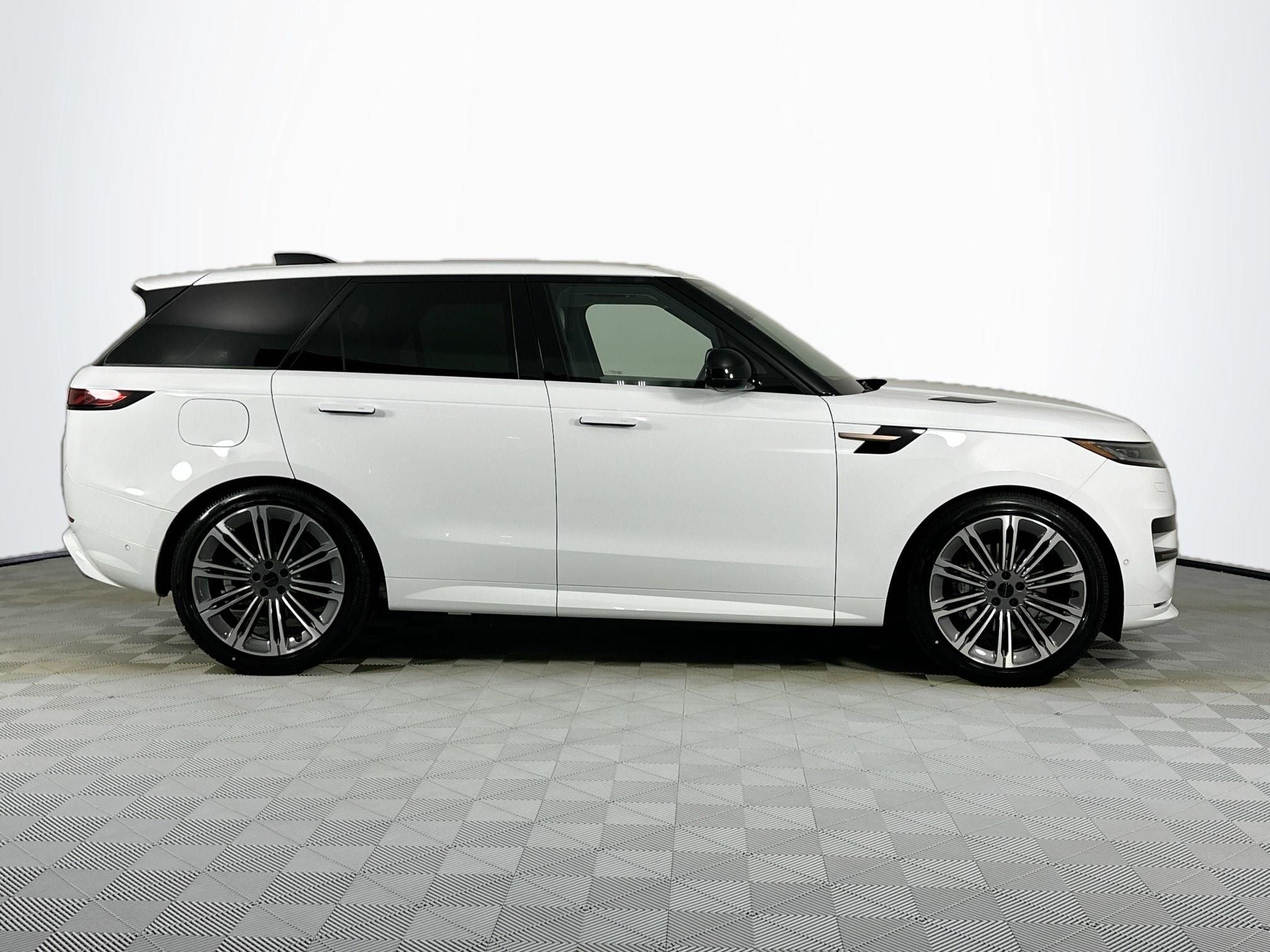 2026 Land Rover Range Rover Sport Plug-in Hybrid Dynamic SE