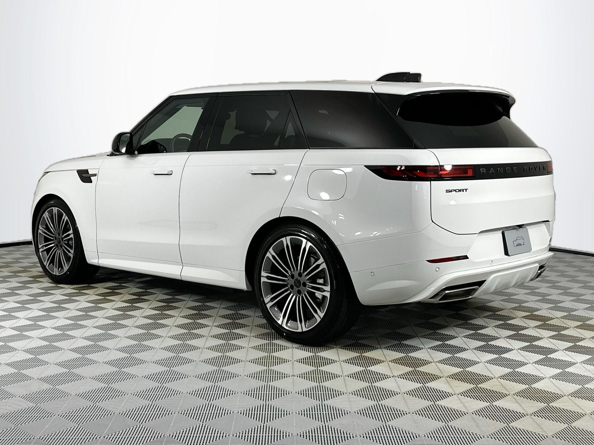 2026 Land Rover Range Rover Sport Plug-in Hybrid Dynamic SE