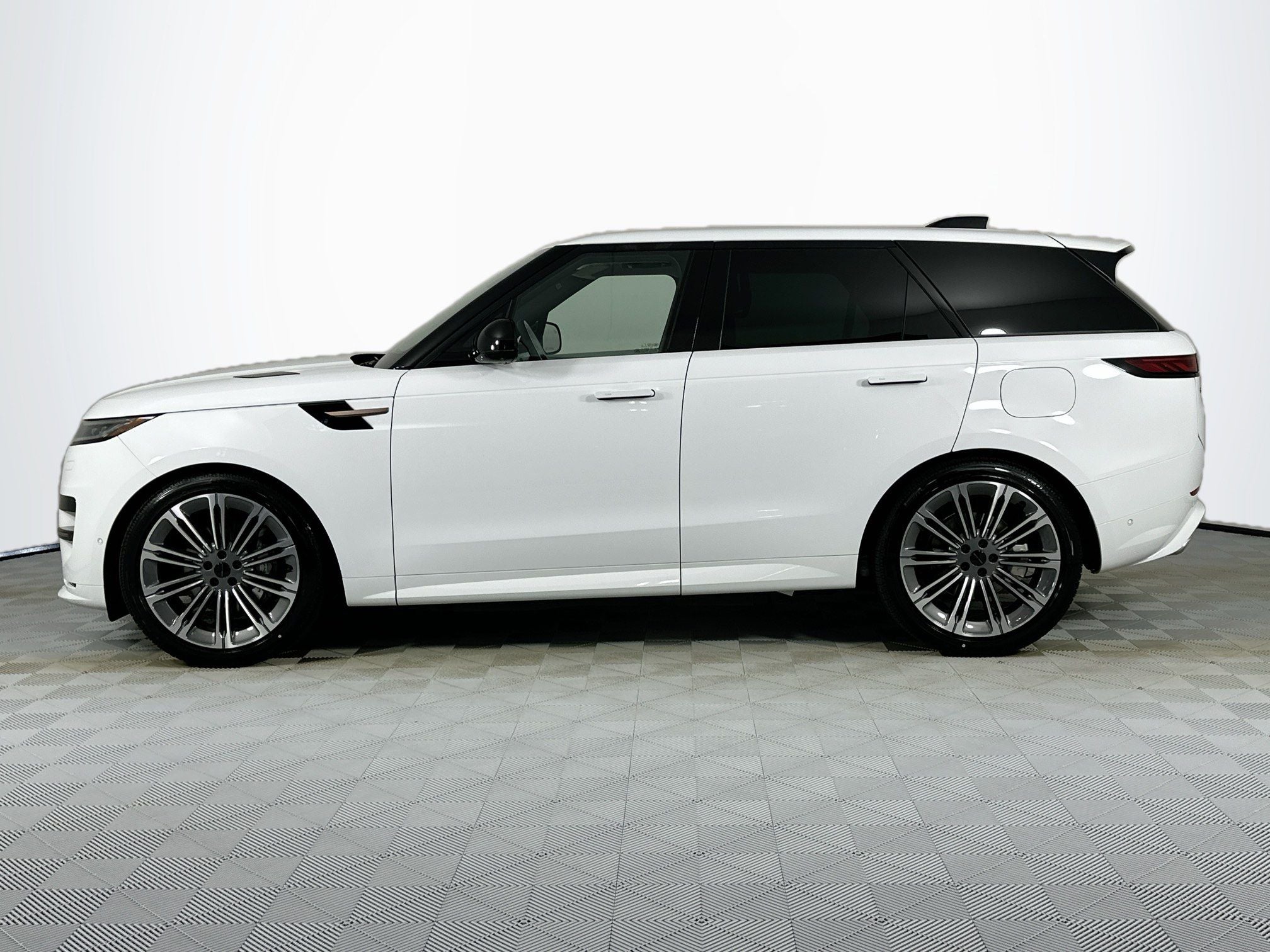 2026 Land Rover Range Rover Sport Plug-in Hybrid Dynamic SE