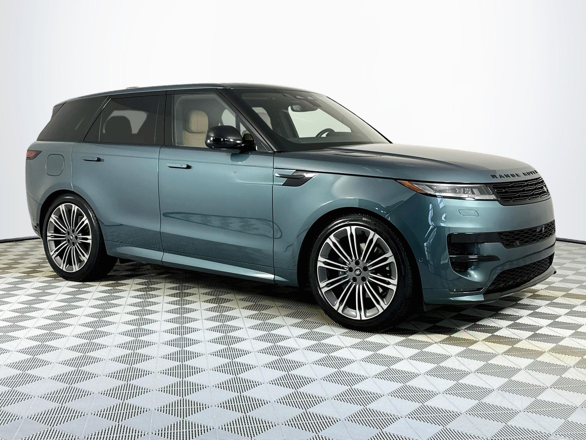 2025 Land Rover Range Rover Sport Plug-in Hybrid Dynamic SE