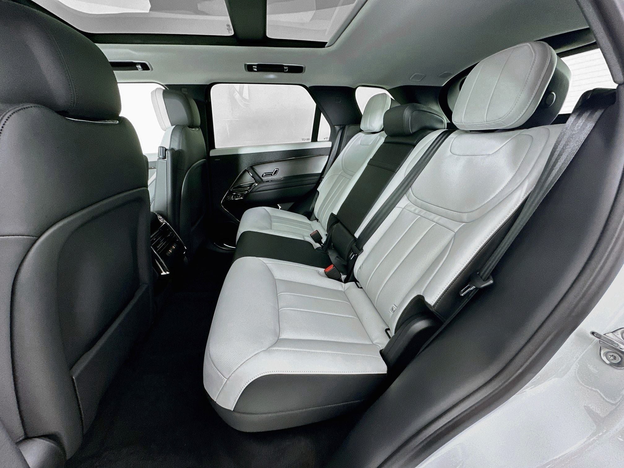 2026 Land Rover Range Rover Sport Plug-in Hybrid Dynamic SE