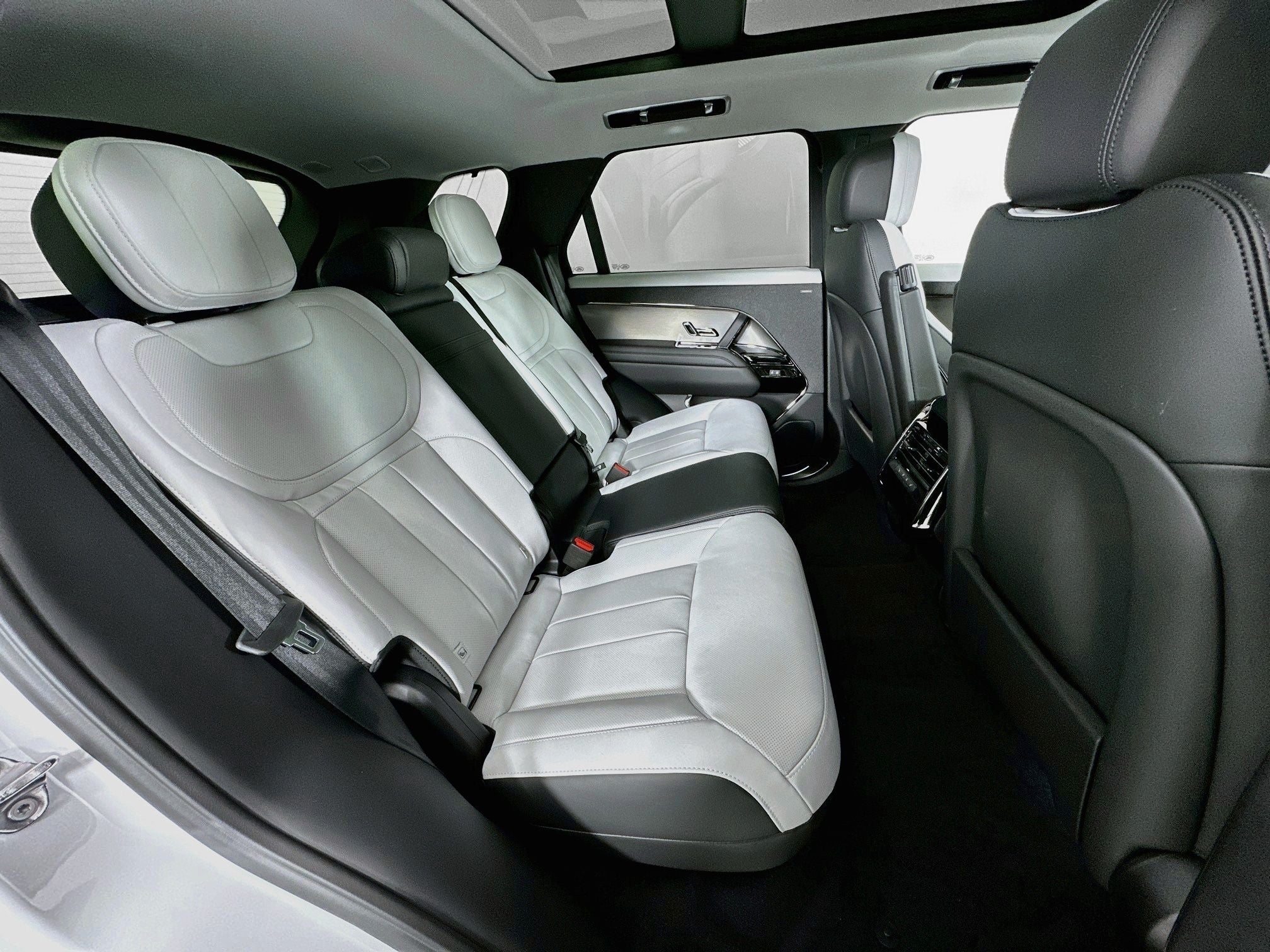 2026 Land Rover Range Rover Sport Plug-in Hybrid Dynamic SE
