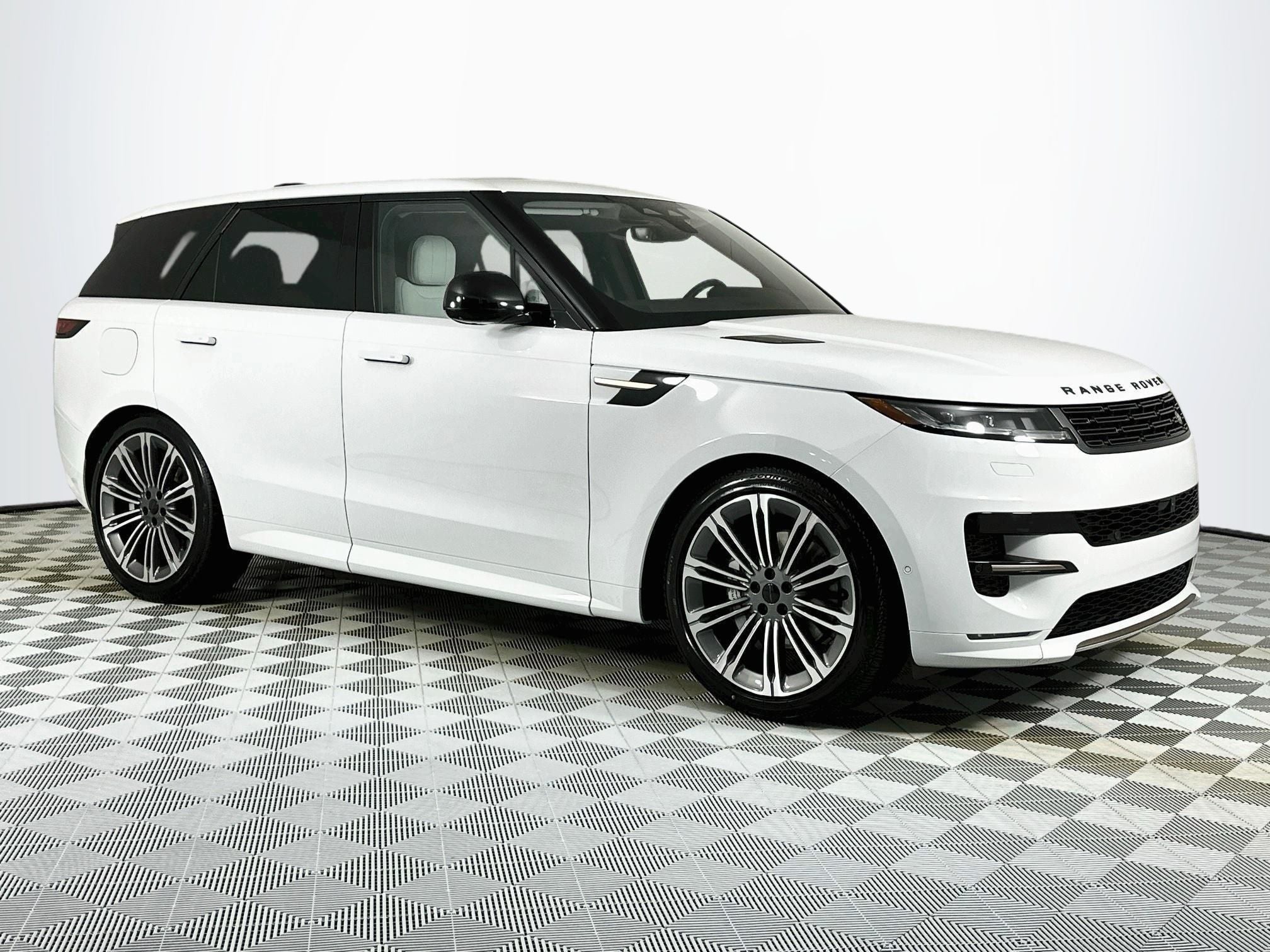 2026 Land Rover Range Rover Sport Plug-in Hybrid Dynamic SE
