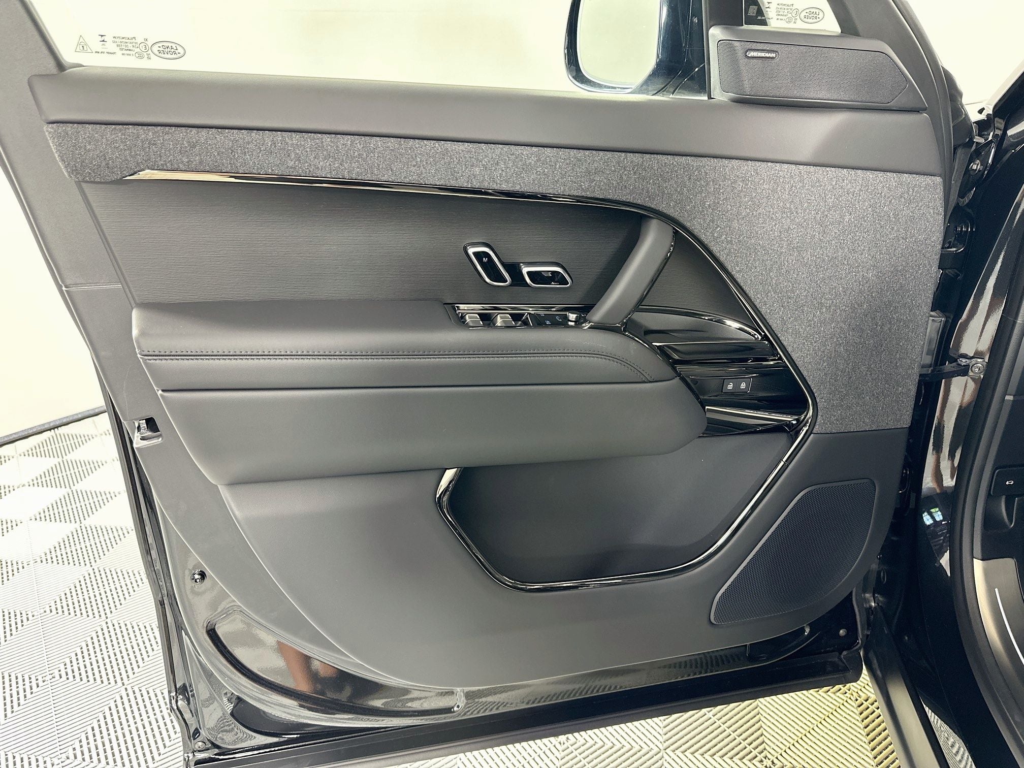 2026 Land Rover Range Rover Sport Plug-in Hybrid Dynamic SE