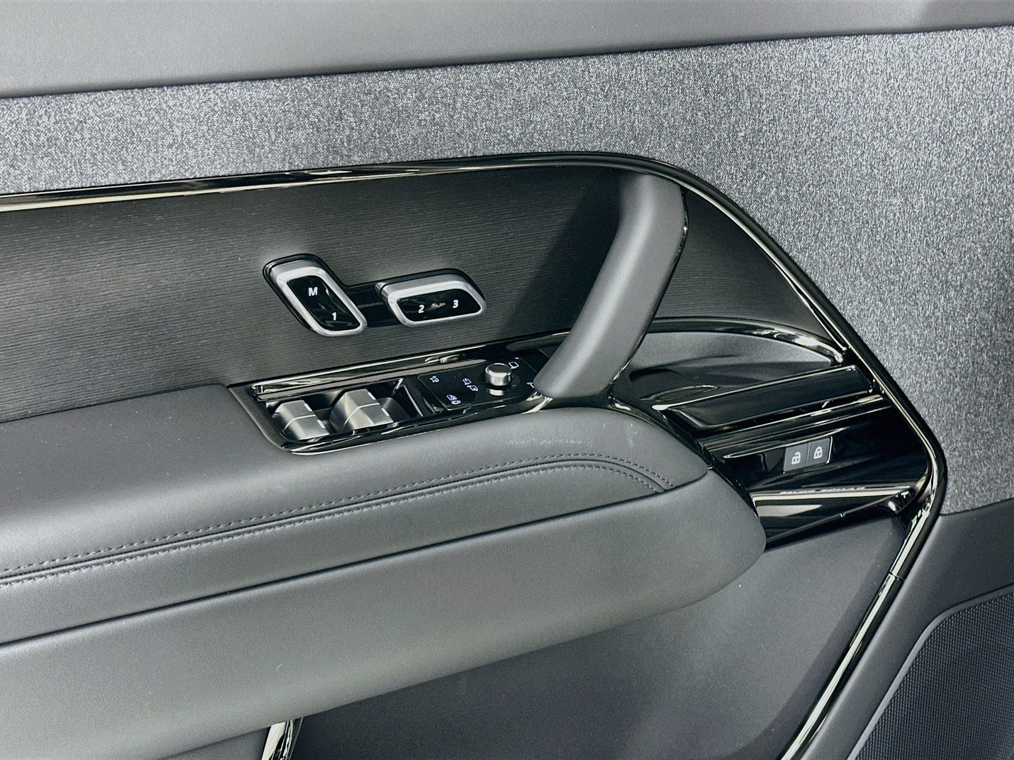 2026 Land Rover Range Rover Sport Plug-in Hybrid Dynamic SE