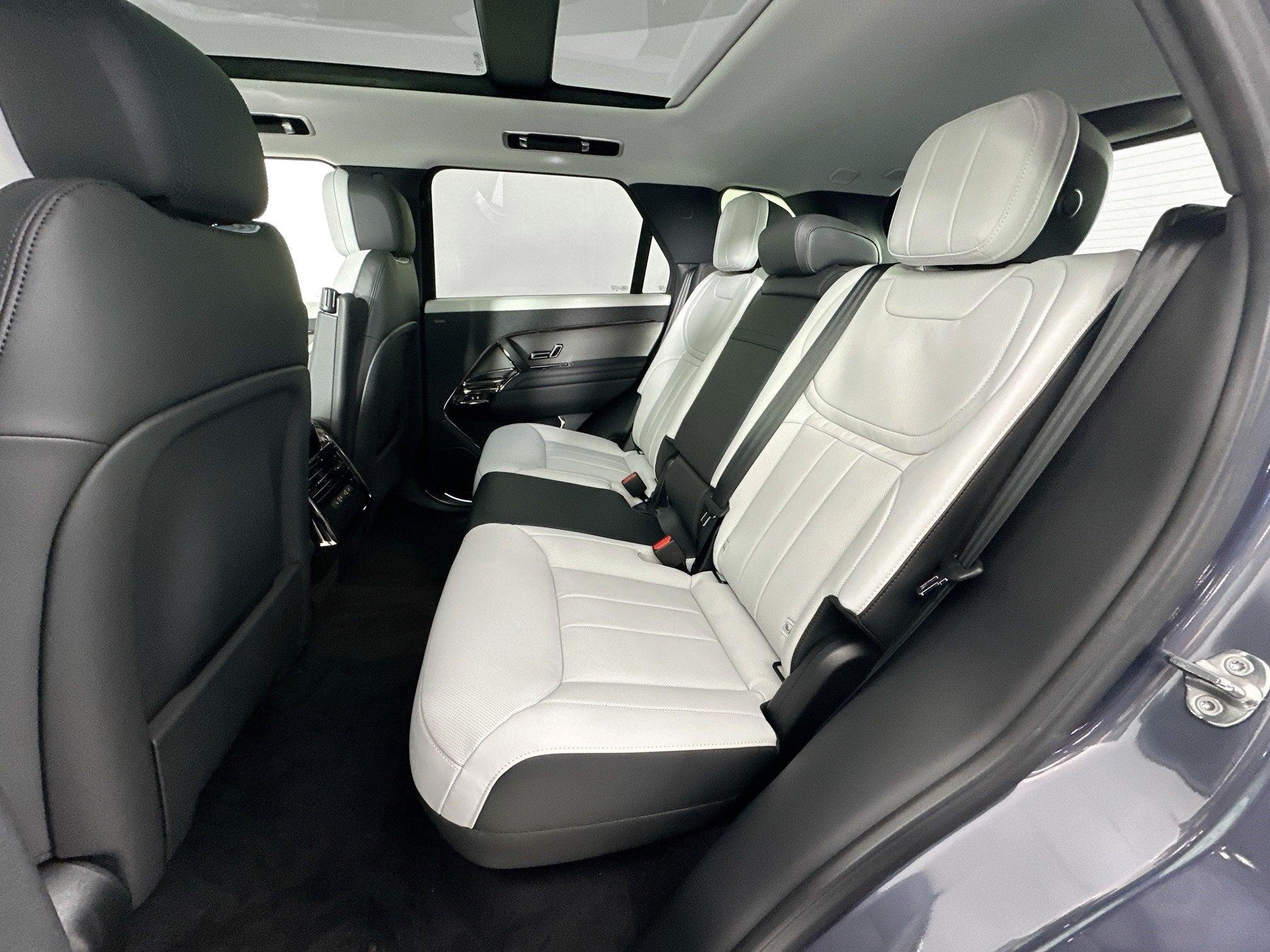 2026 Land Rover Range Rover Sport Plug-in Hybrid Dynamic SE